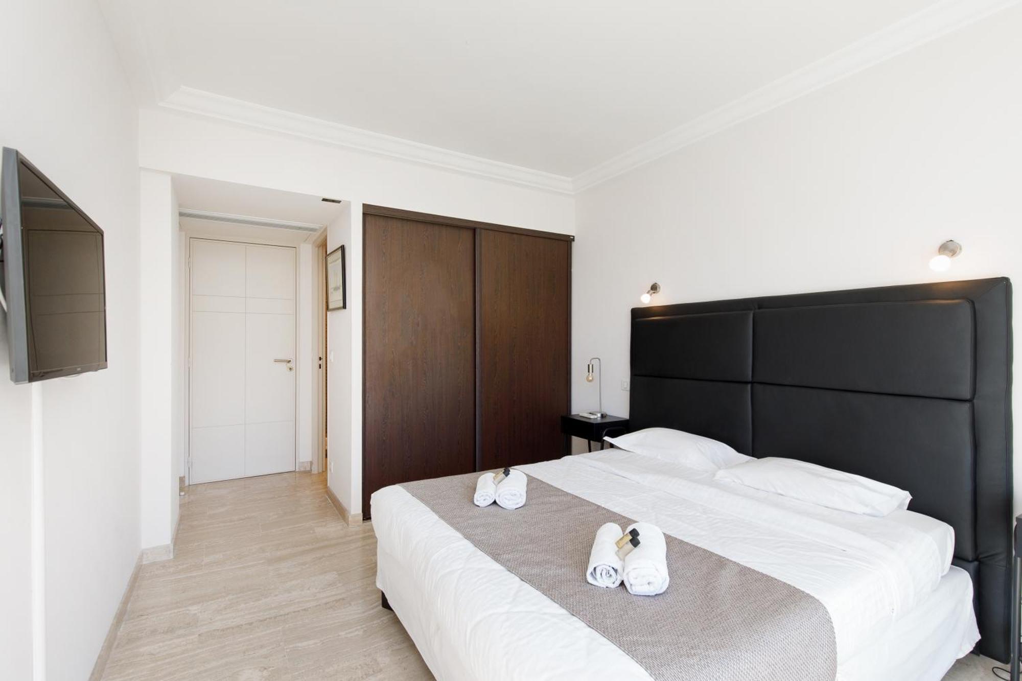 Elegant 120m² En Front De A Apartment