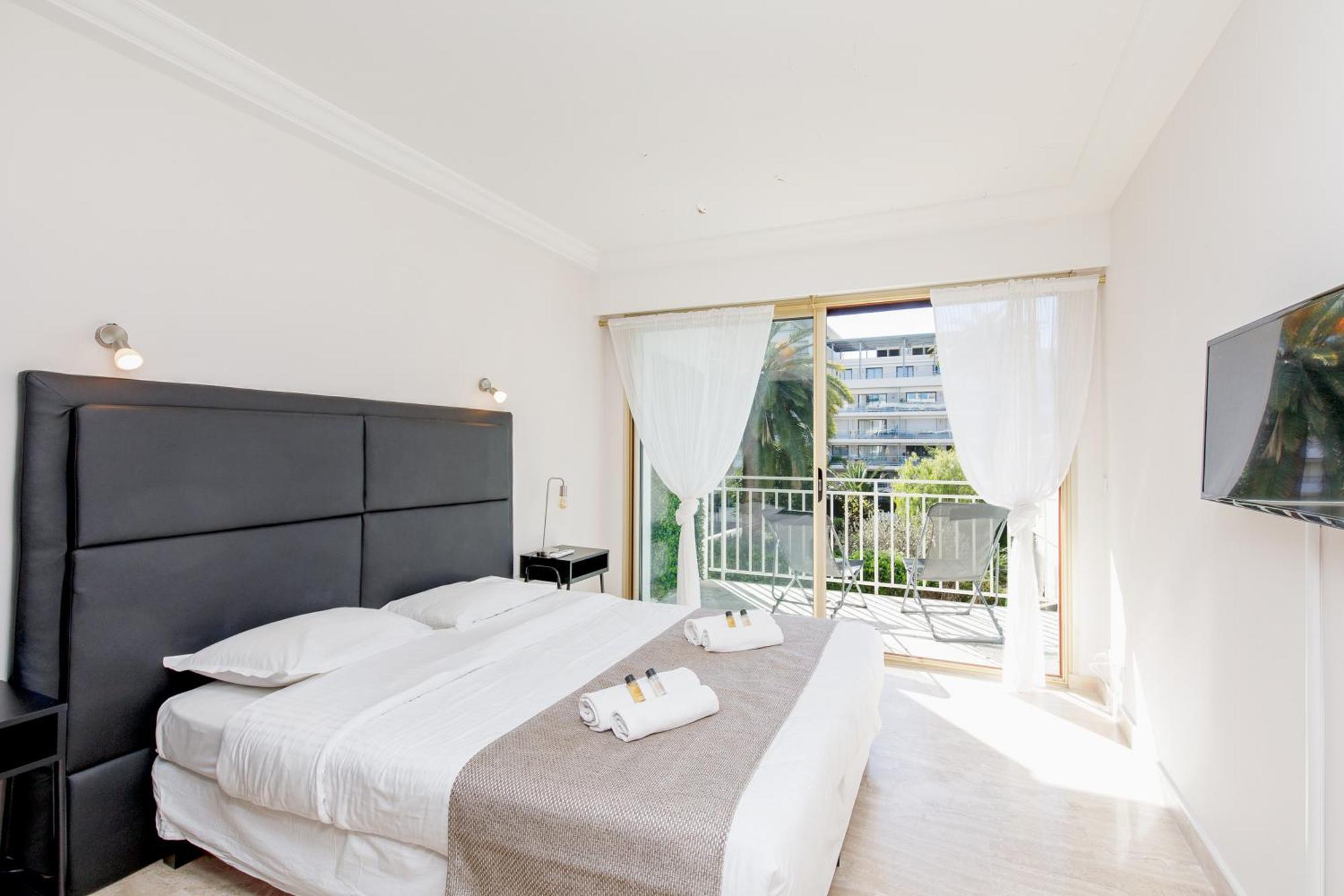 Elegant 120m² En Front De A Apartment