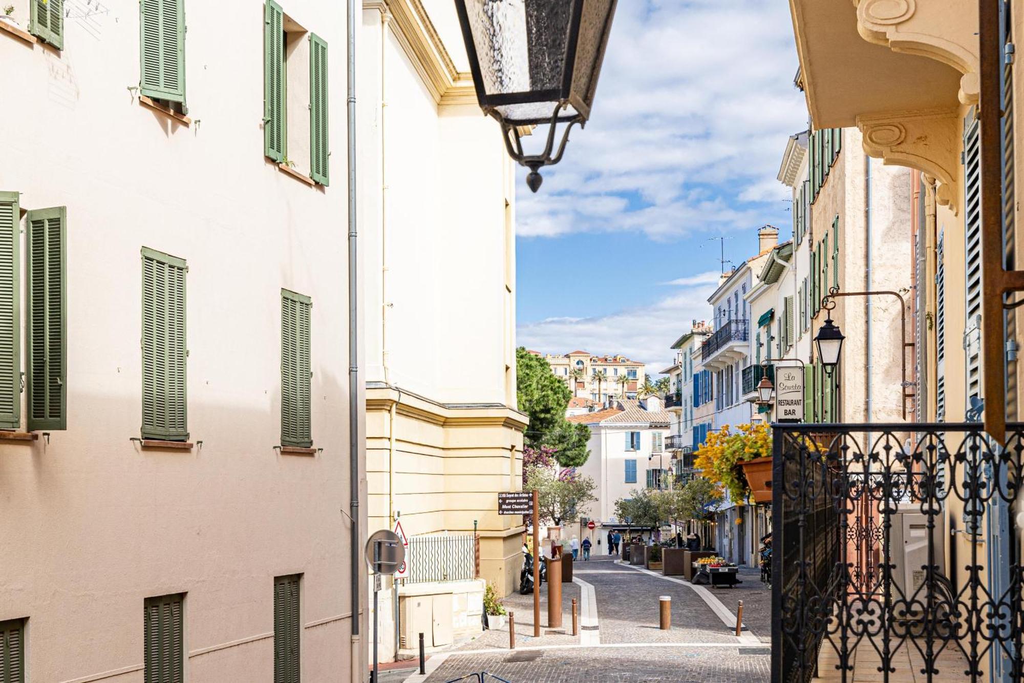 Apartment Beautiful 1br, Heart Of Suquet-cannes - 5min *