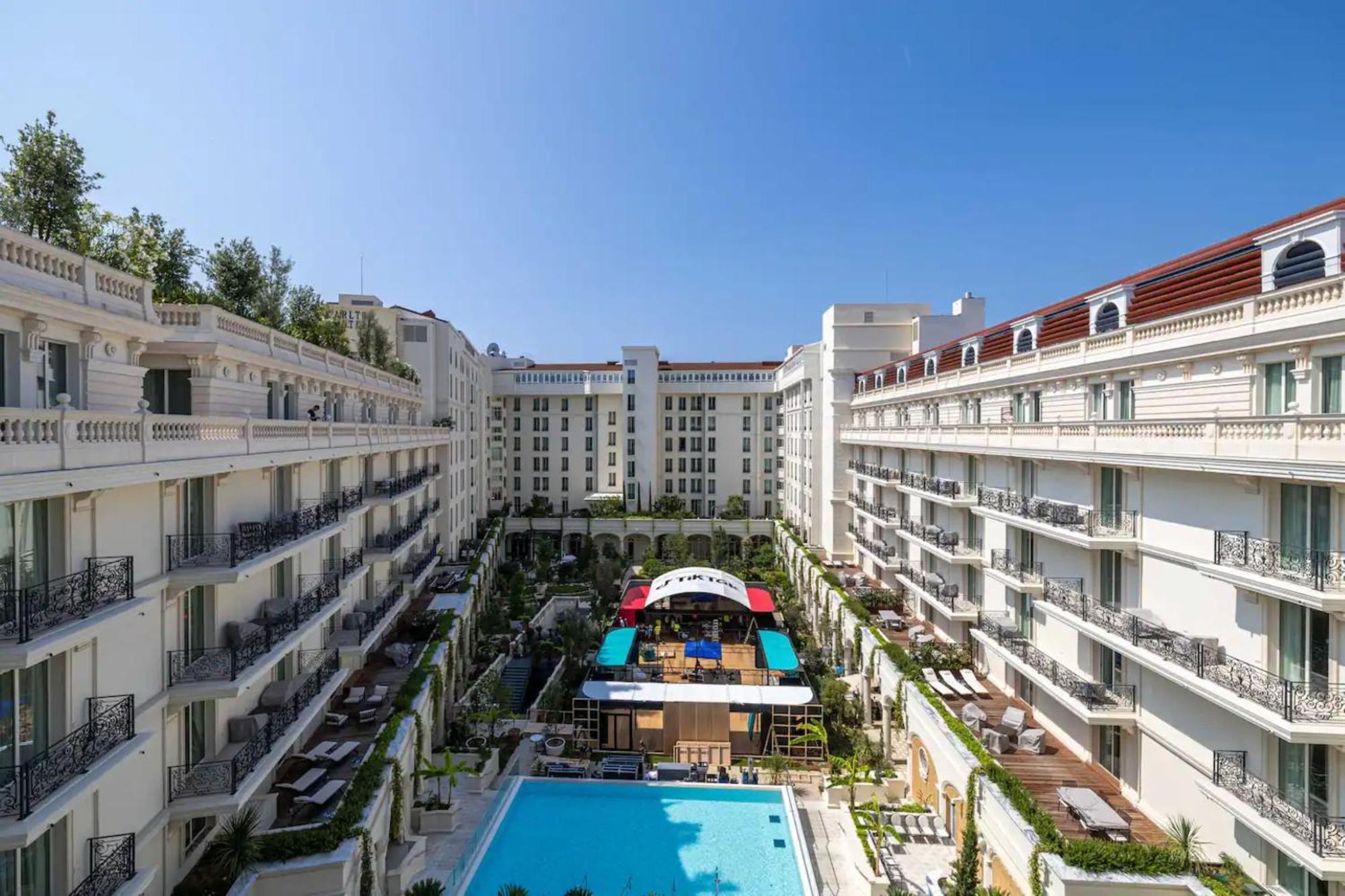 Carlton Riviera - Apartment *