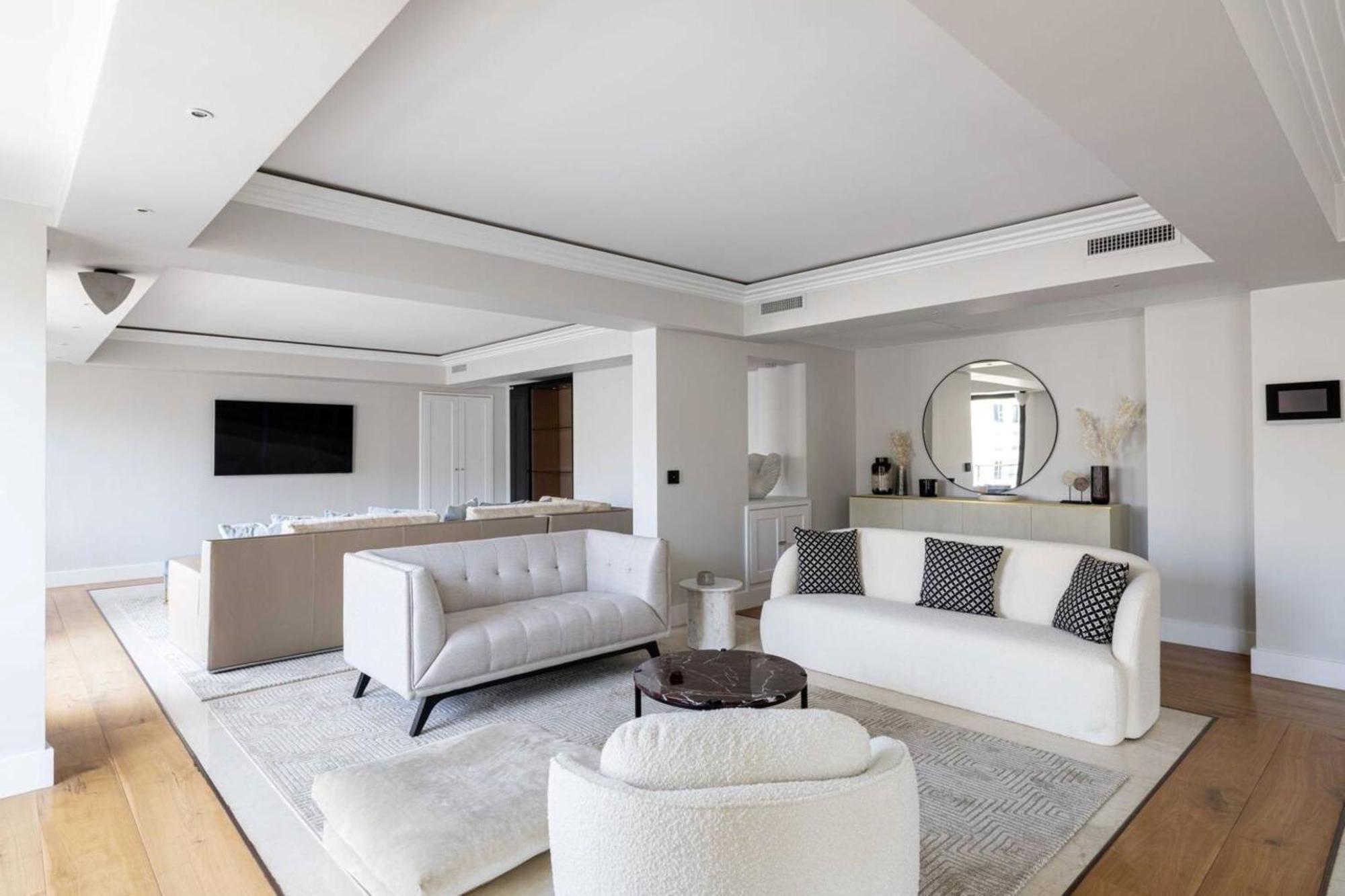 Carlton Riviera -