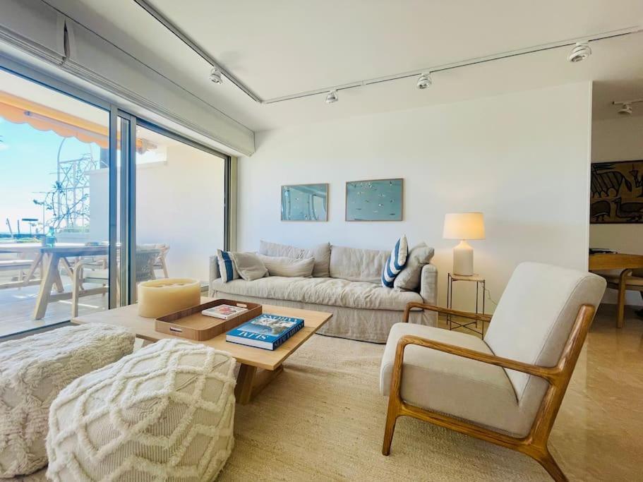 Le Bluebay - Luxurious 2 Bedrooms Seaview Swimming Pool Carpark Cannes