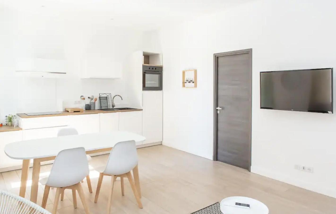 Apartment Amazing Large 1-bedroom *