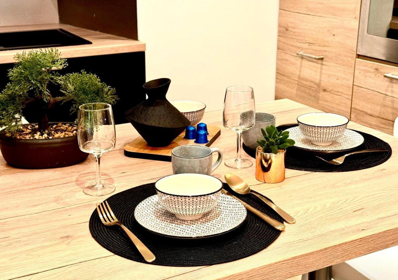 California Studio-parking-wifi-confort- Jardin Commun Avec Splendide Vue Mer-capitalchic Services Apartment