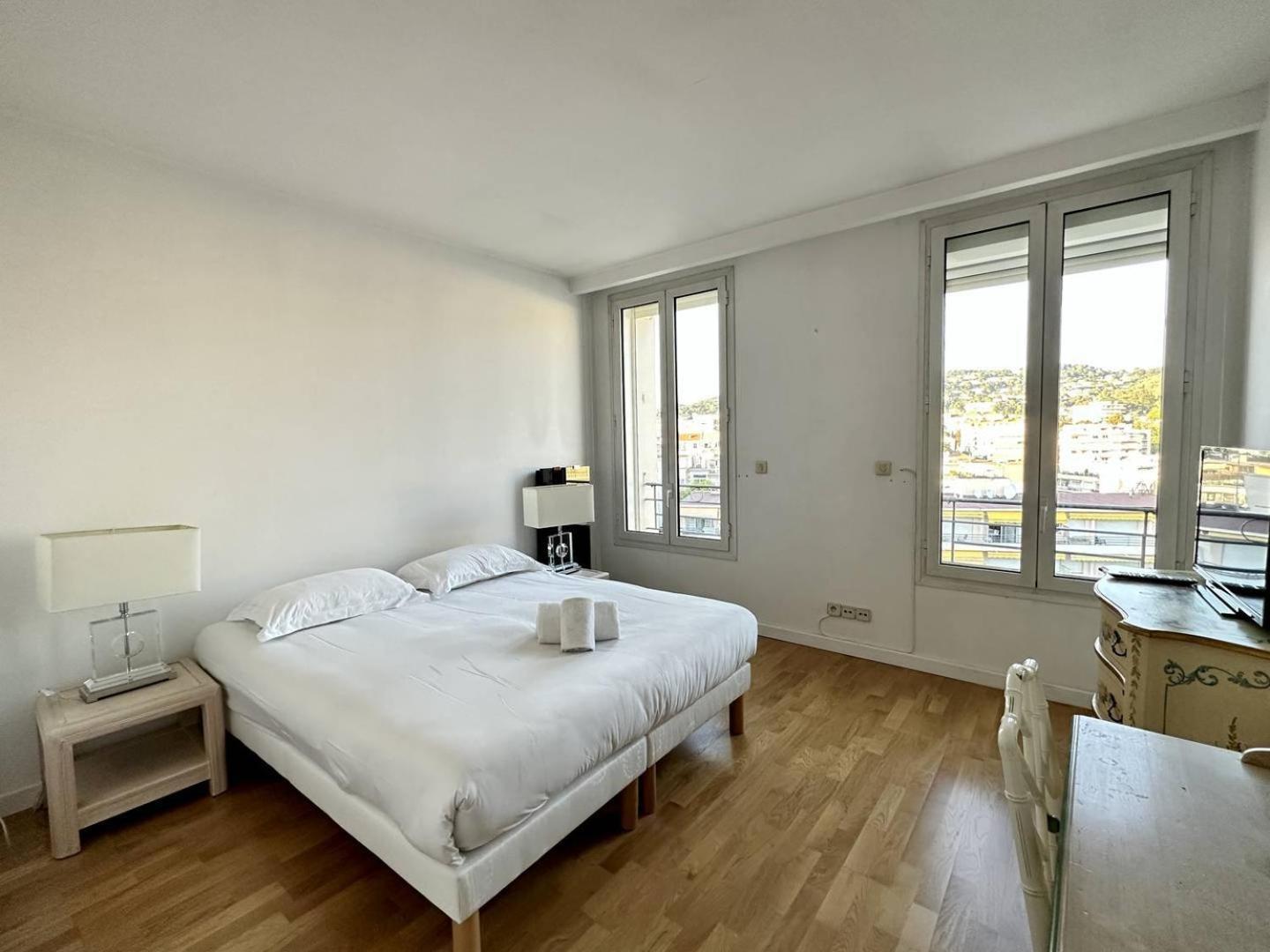 Croisette - 5 Pieces Face Apartment Cannes