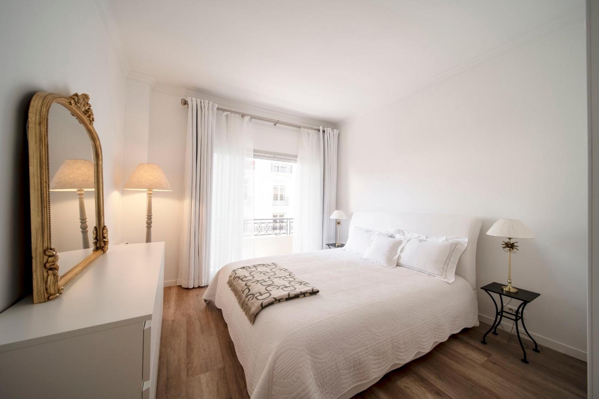 Apartment Ref 1933 - - For Rent