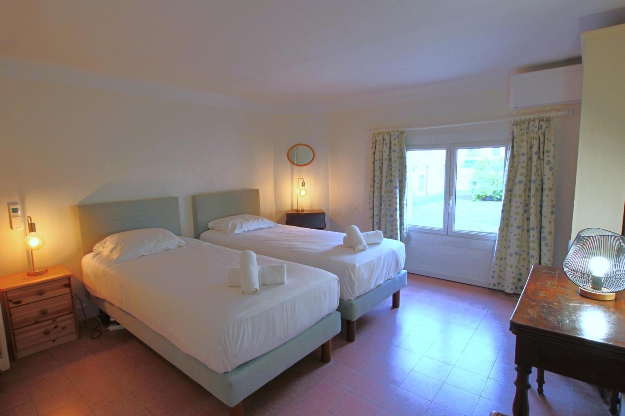 Sea View Apartment *