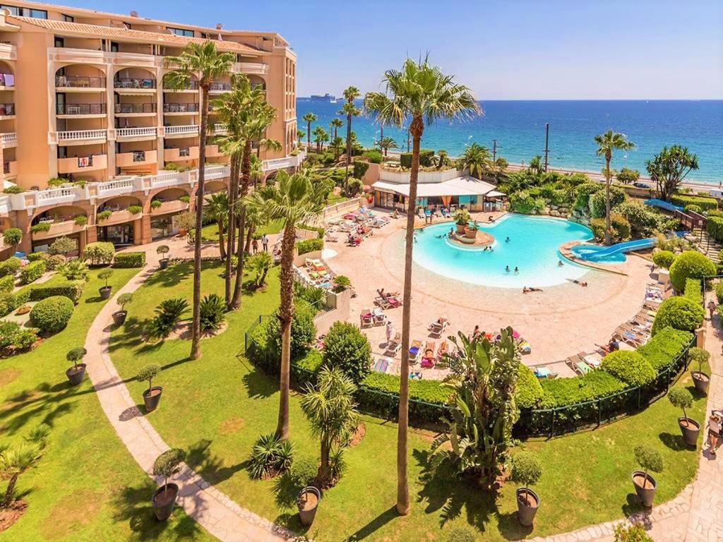 Bord De 4 Pers / 2 Piscines * Cannes