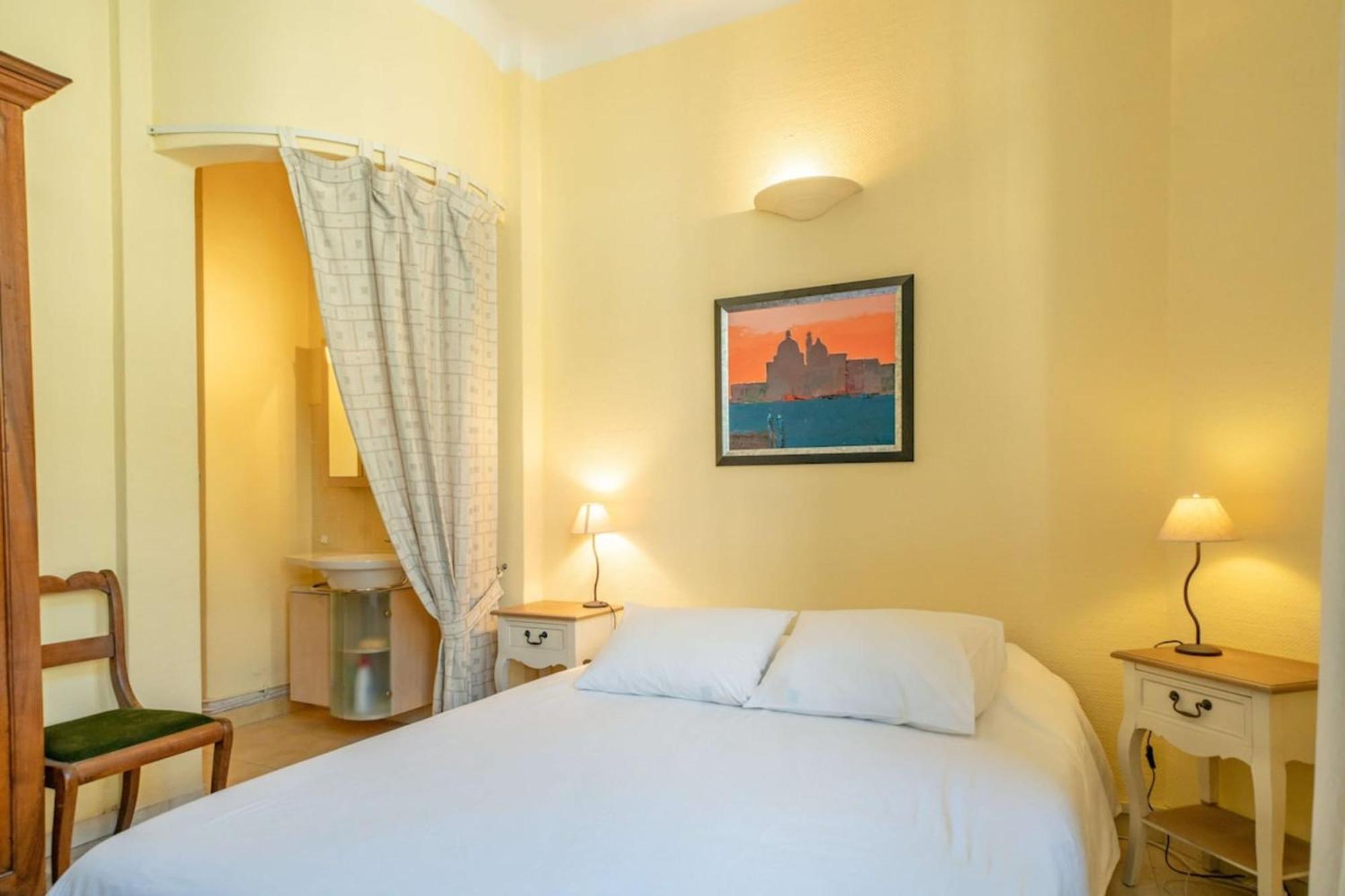 Wonderful 3 Bedroom Overlooking The Old Port * Cannes