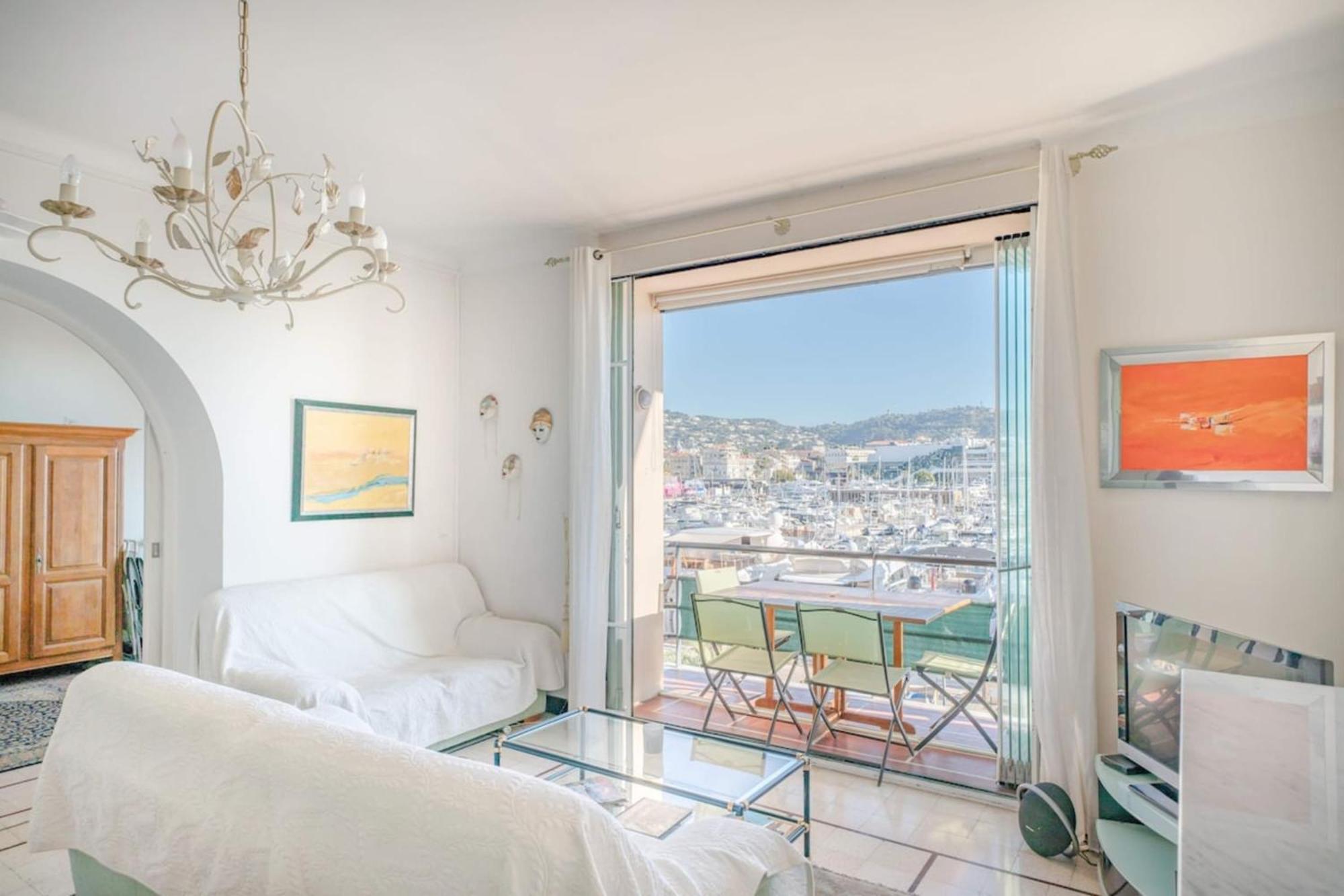 Wonderful 3 Bedroom Overlooking The Old Port * Cannes