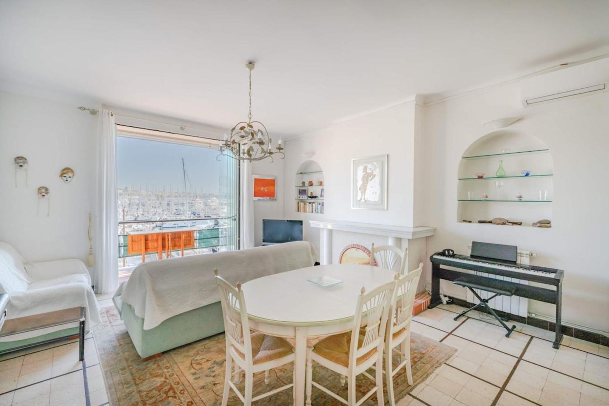 Wonderful 3 Bedroom Overlooking The Old Port Cannes