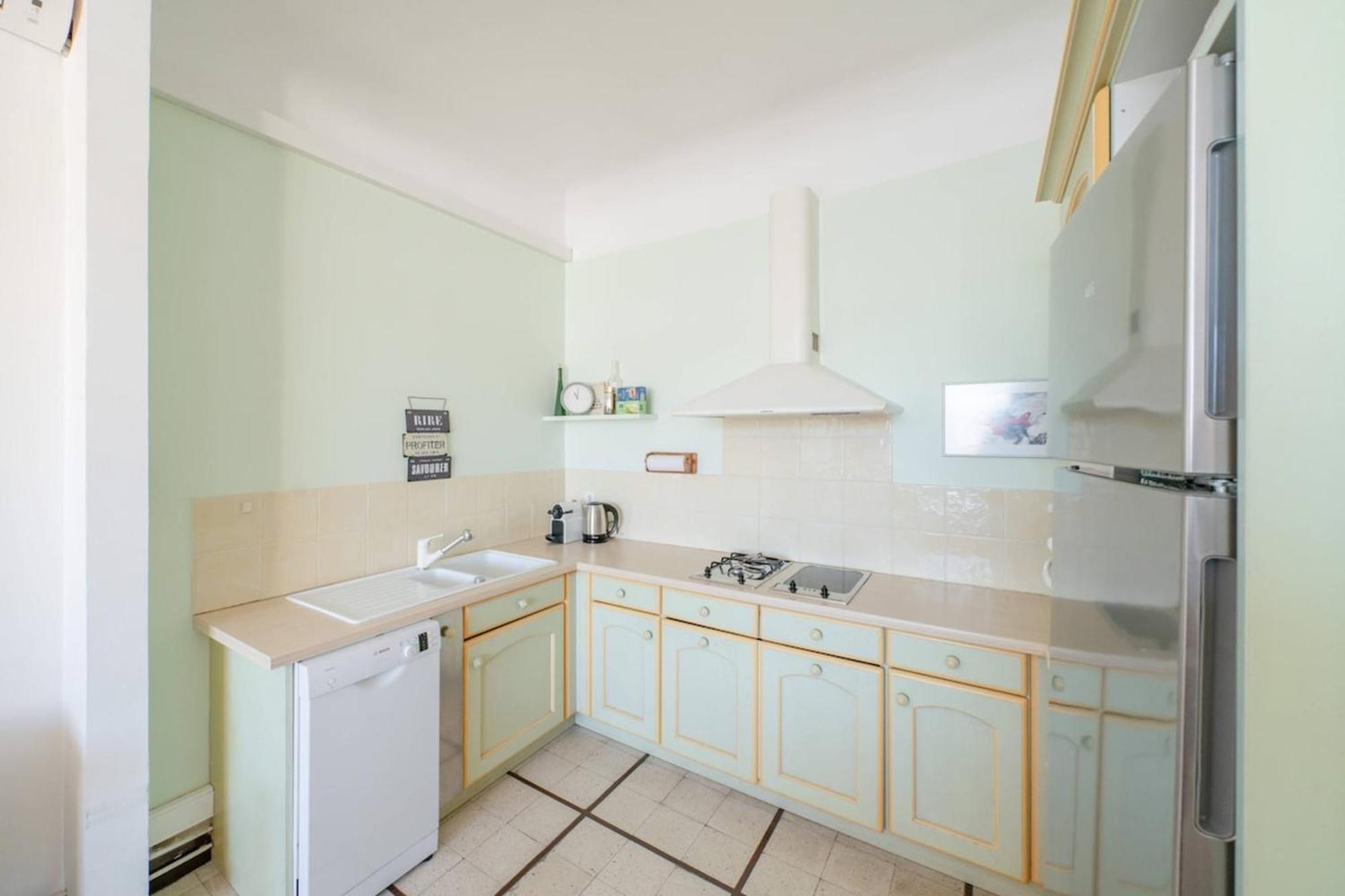 Wonderful 3 Bedroom Overlooking The Old Port Apartment