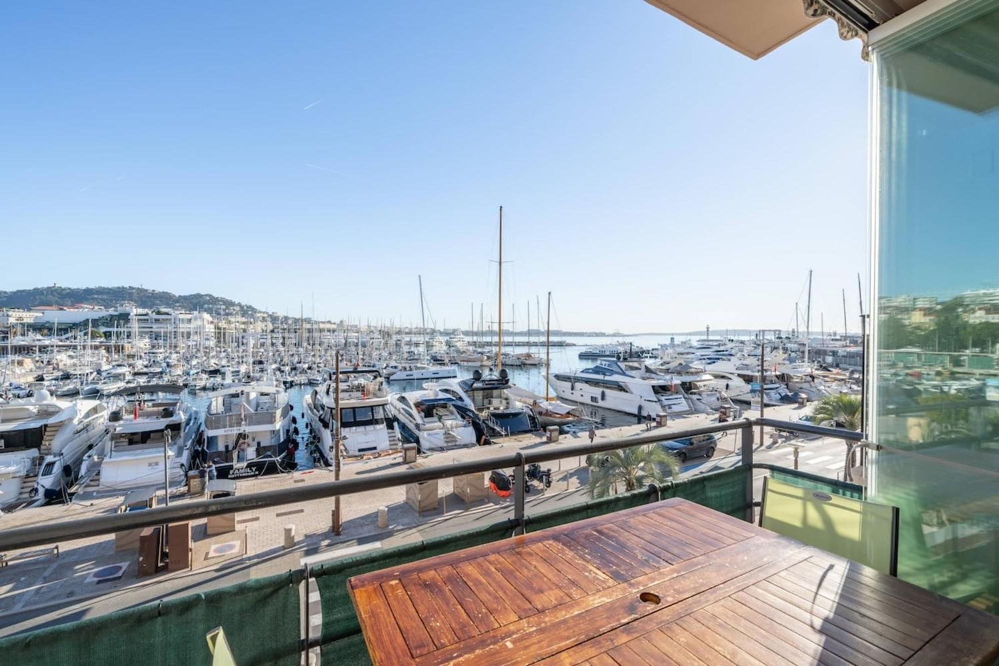 Apartment Wonderful 3 Bedroom Overlooking The Old Port Cannes