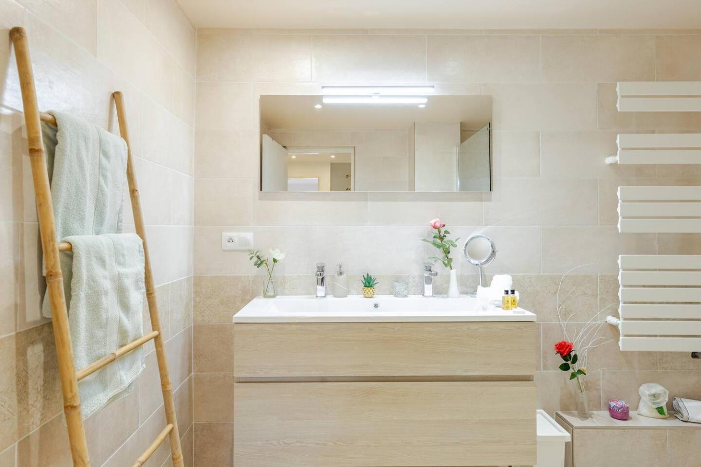 Cosy Calme Central-terrasse Proche Palais Apartment *