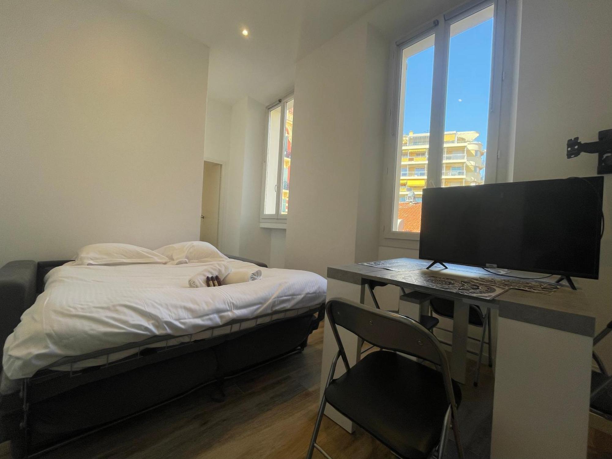 2 Pieces Moderne Centre -beg- * Cannes