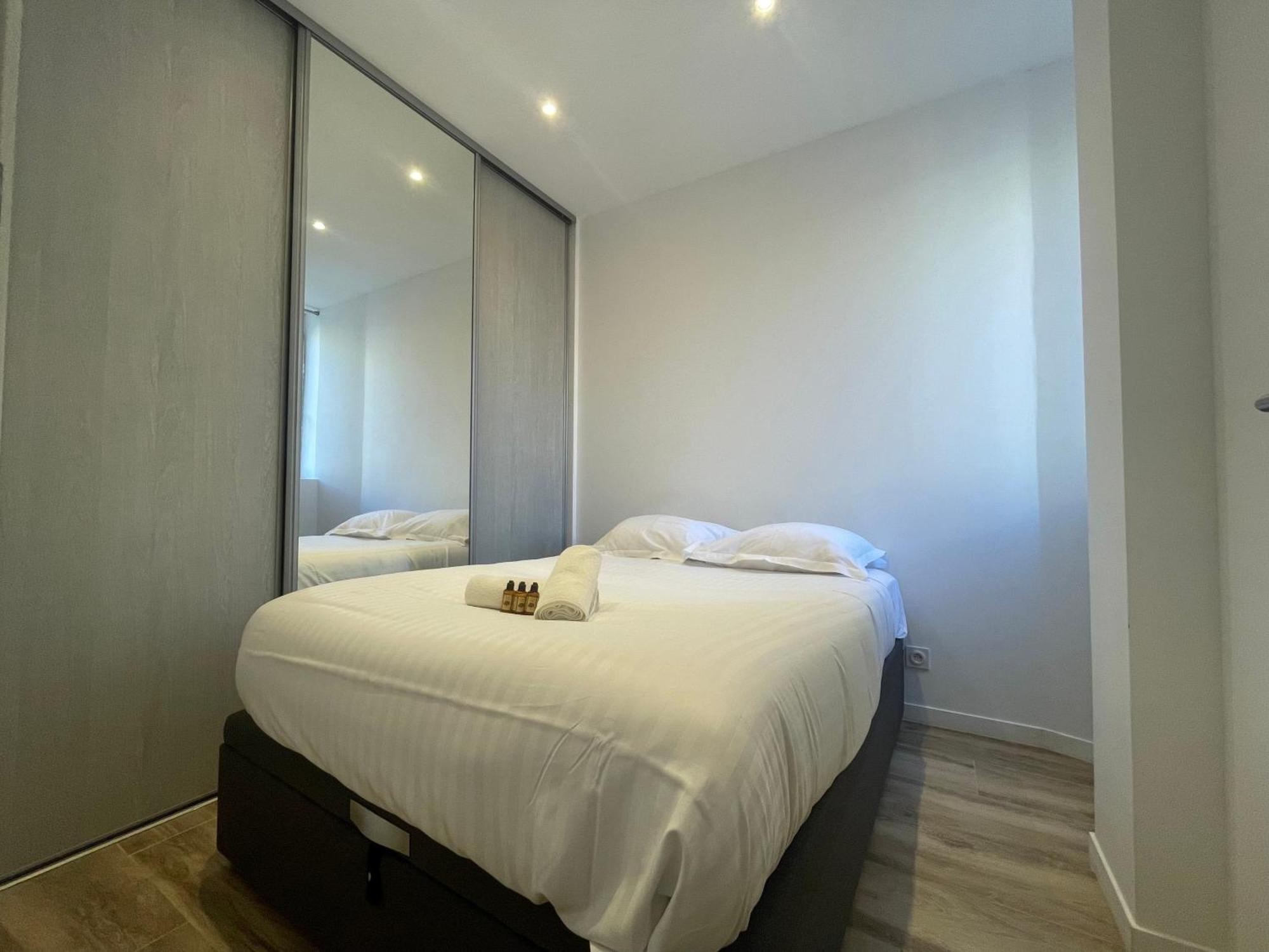 2 Pieces Moderne Centre -beg- *