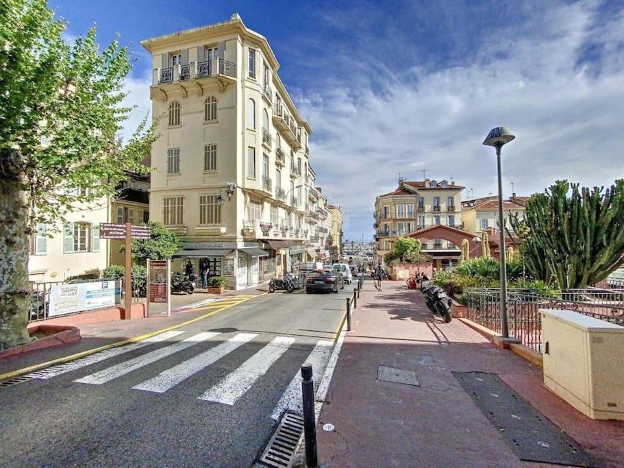 Grand 2 Pieces- Marche Forville