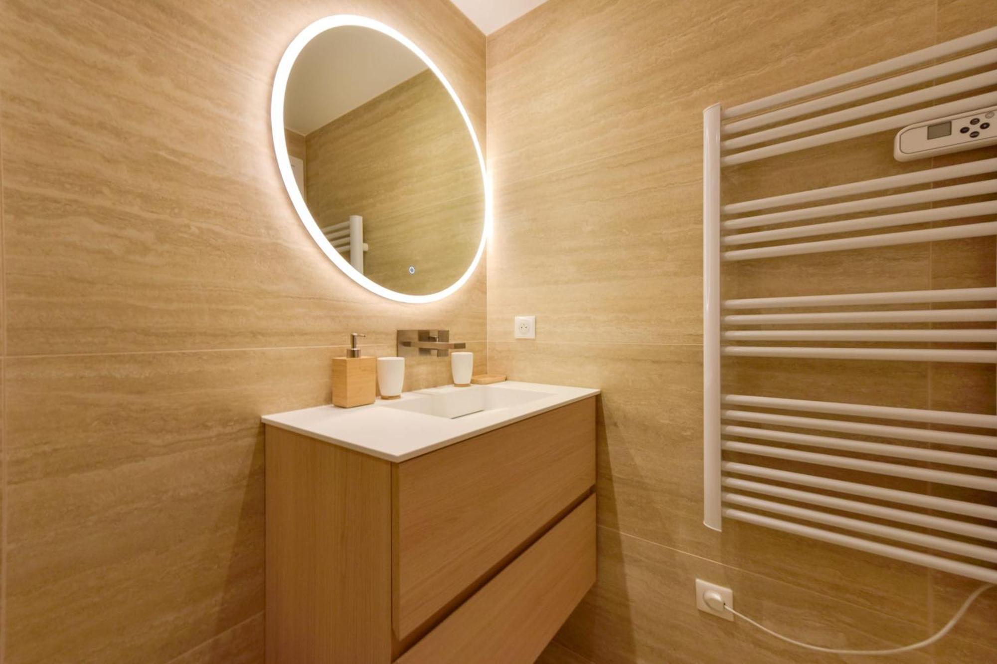 Upscale 1-br 100 Meter From The Palais Des Festivals Apartment *