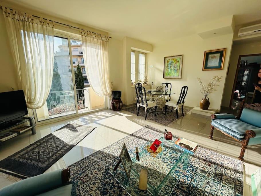 A 300 M Des Plages Apartment *