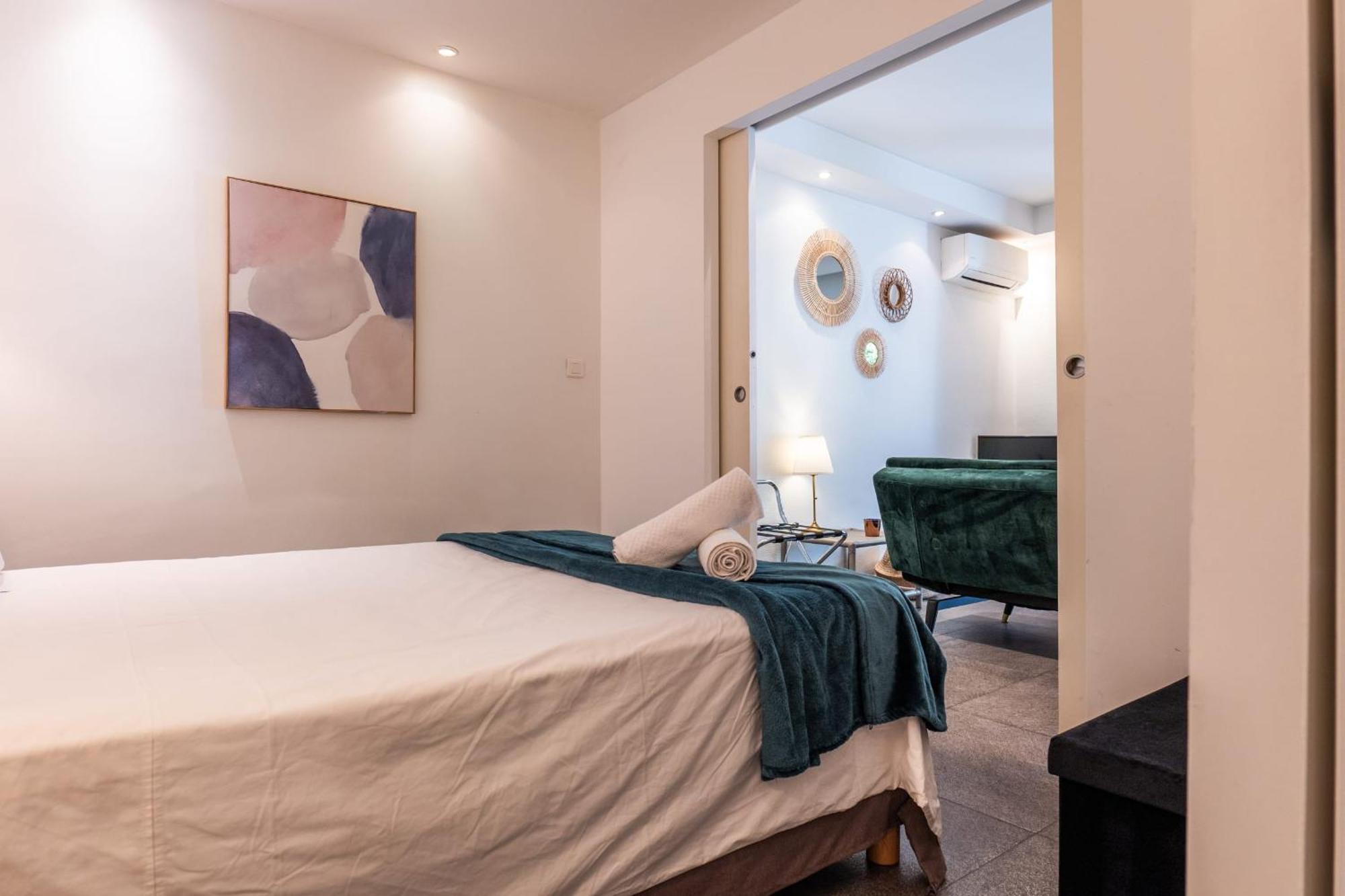 1-br Garden-level Inside Upscale District Cannes