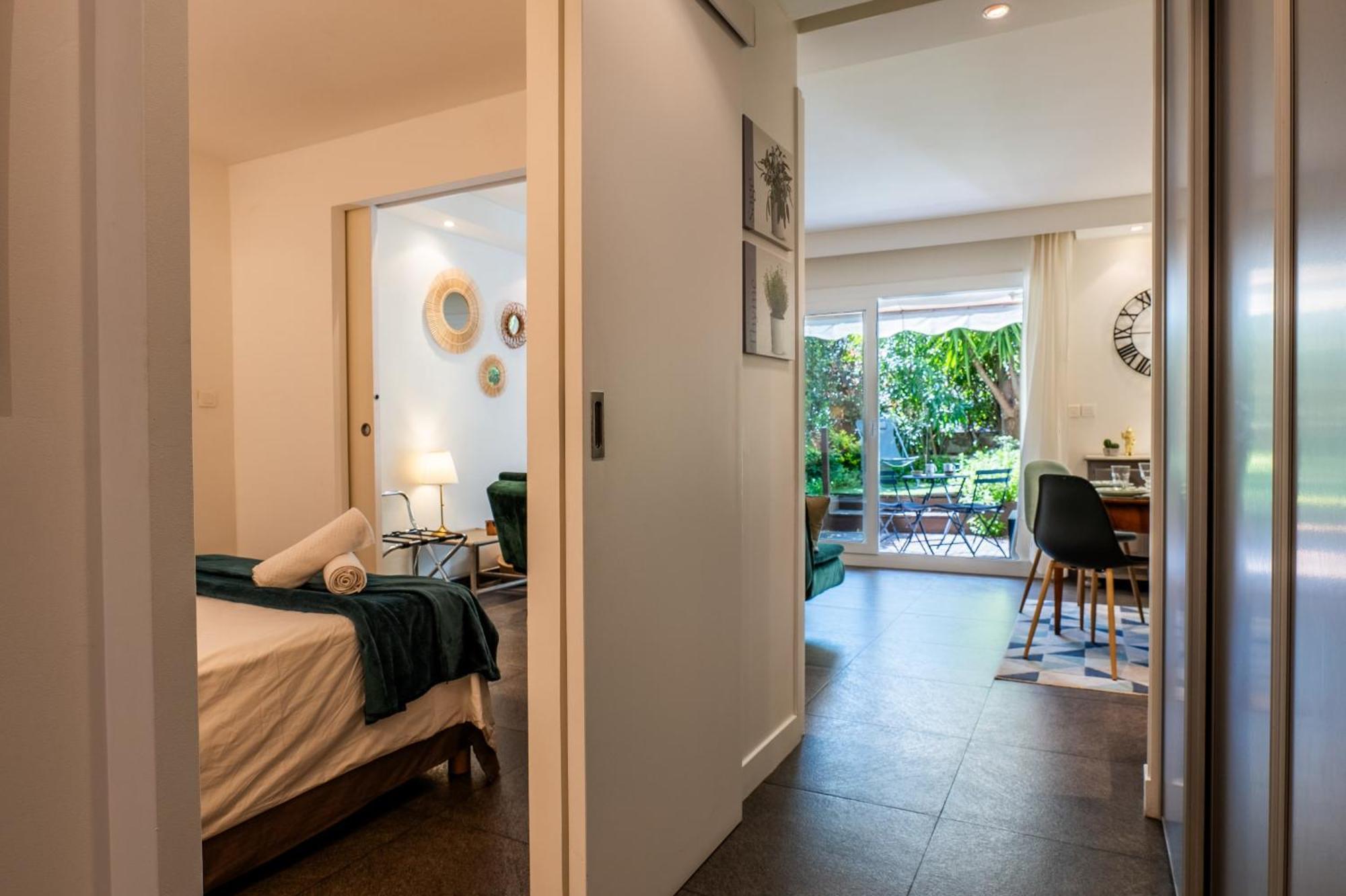 1-br Garden-level Inside Upscale District Apartment Cannes