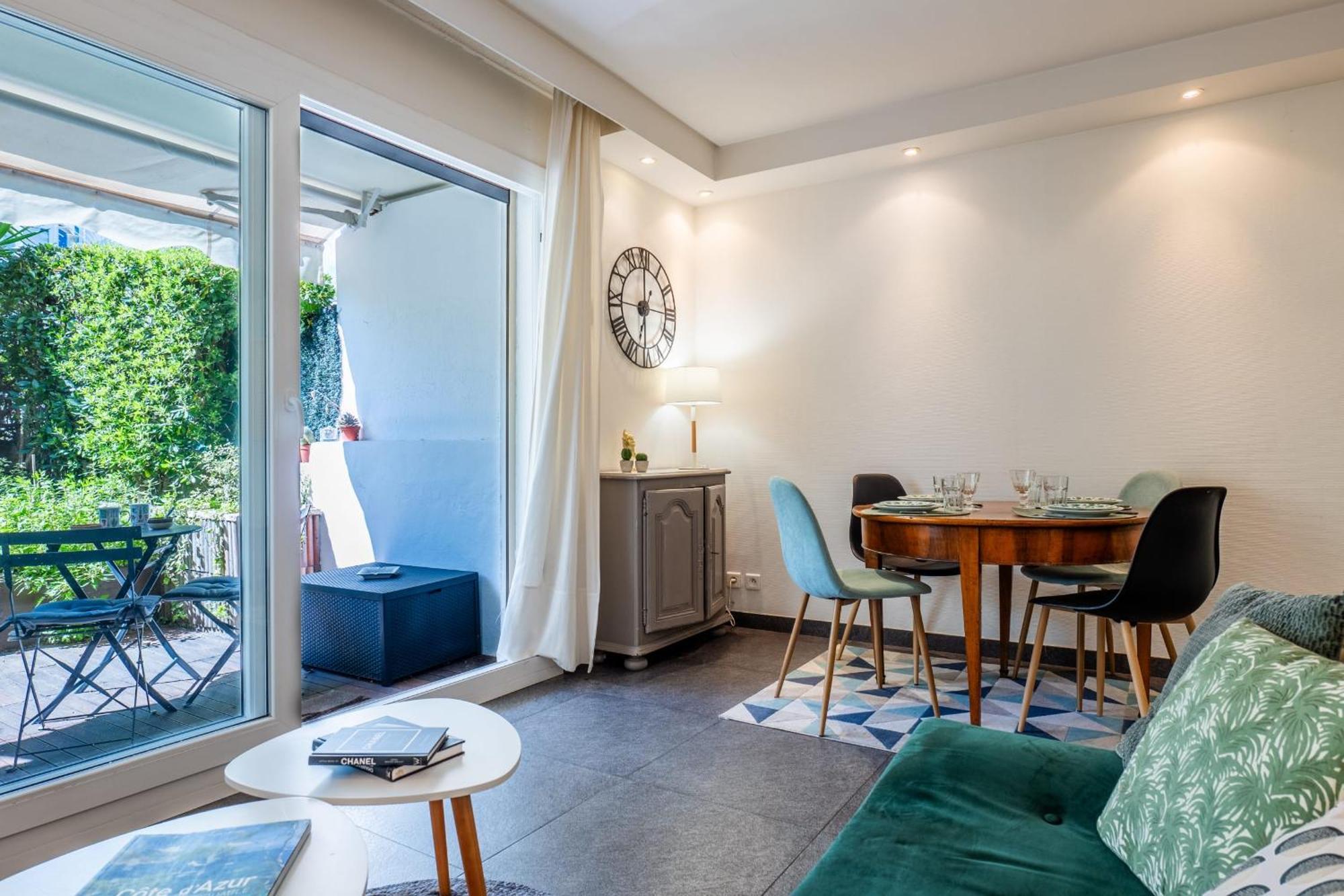 1-br Garden-level Inside Upscale District Apartment