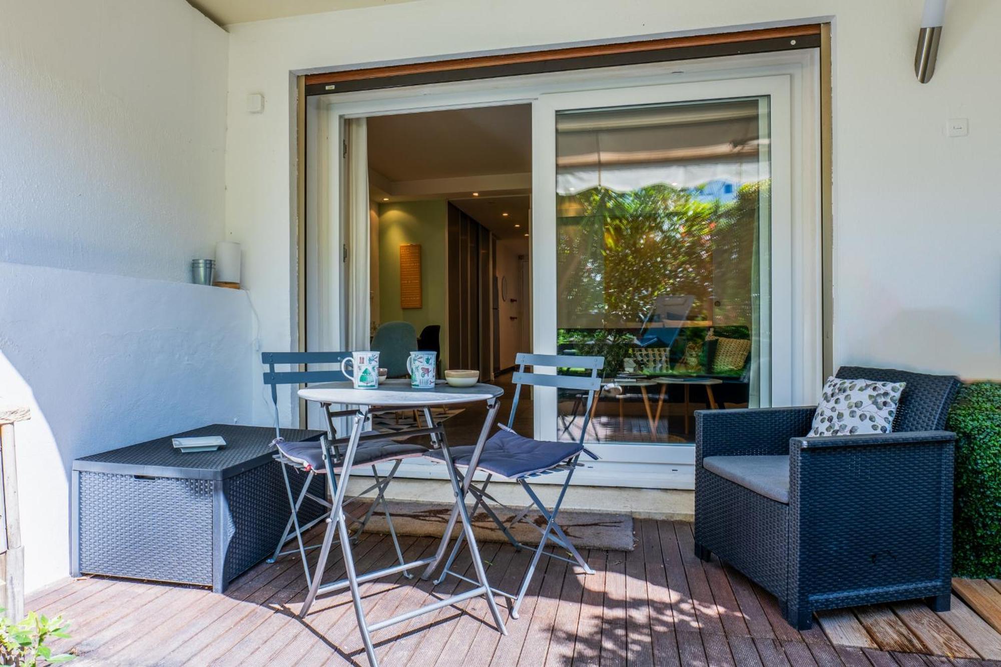 1-br Garden-level Inside Upscale District Apartment