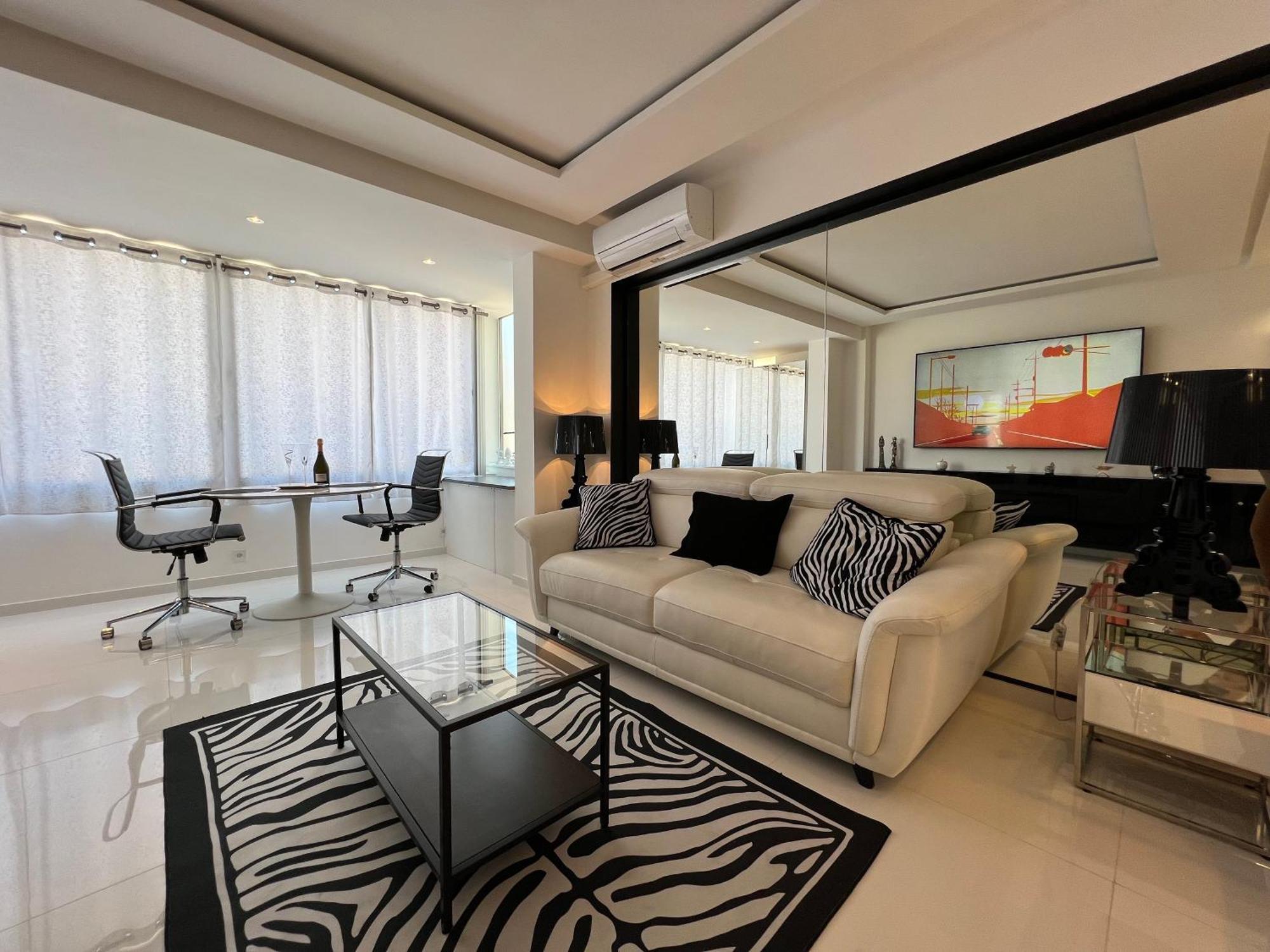 Superbe Studio Au Grand Apartment