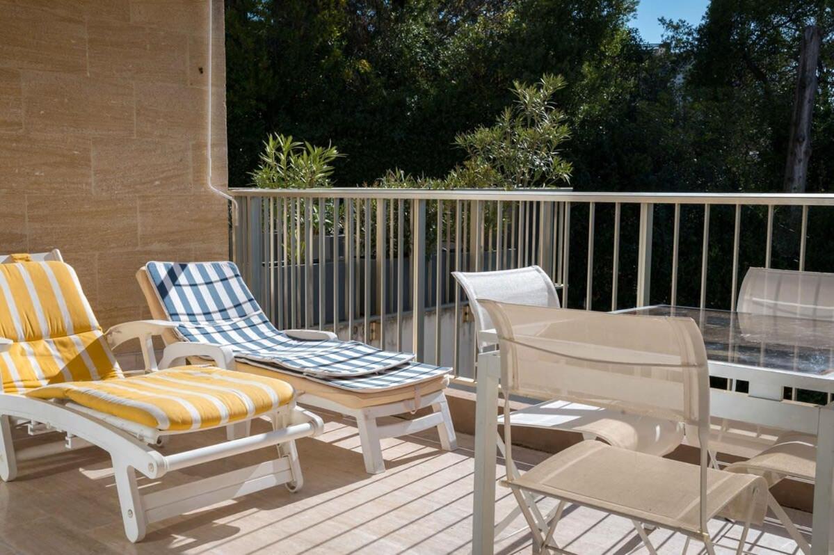 A081-cannes Avec Terrasse Au Calme *
