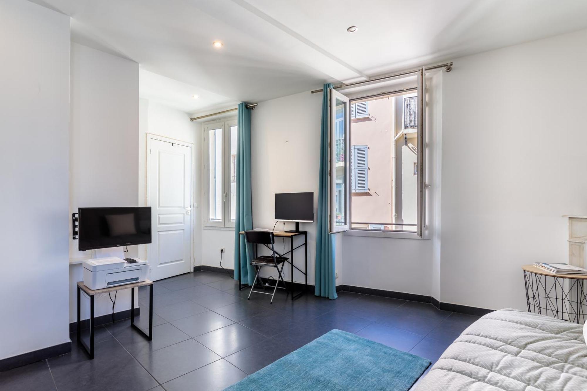Les Suisses Zentral In Der Schoenen Altstadt Von Le Suquet 5 Min Zum Wlan * Cannes