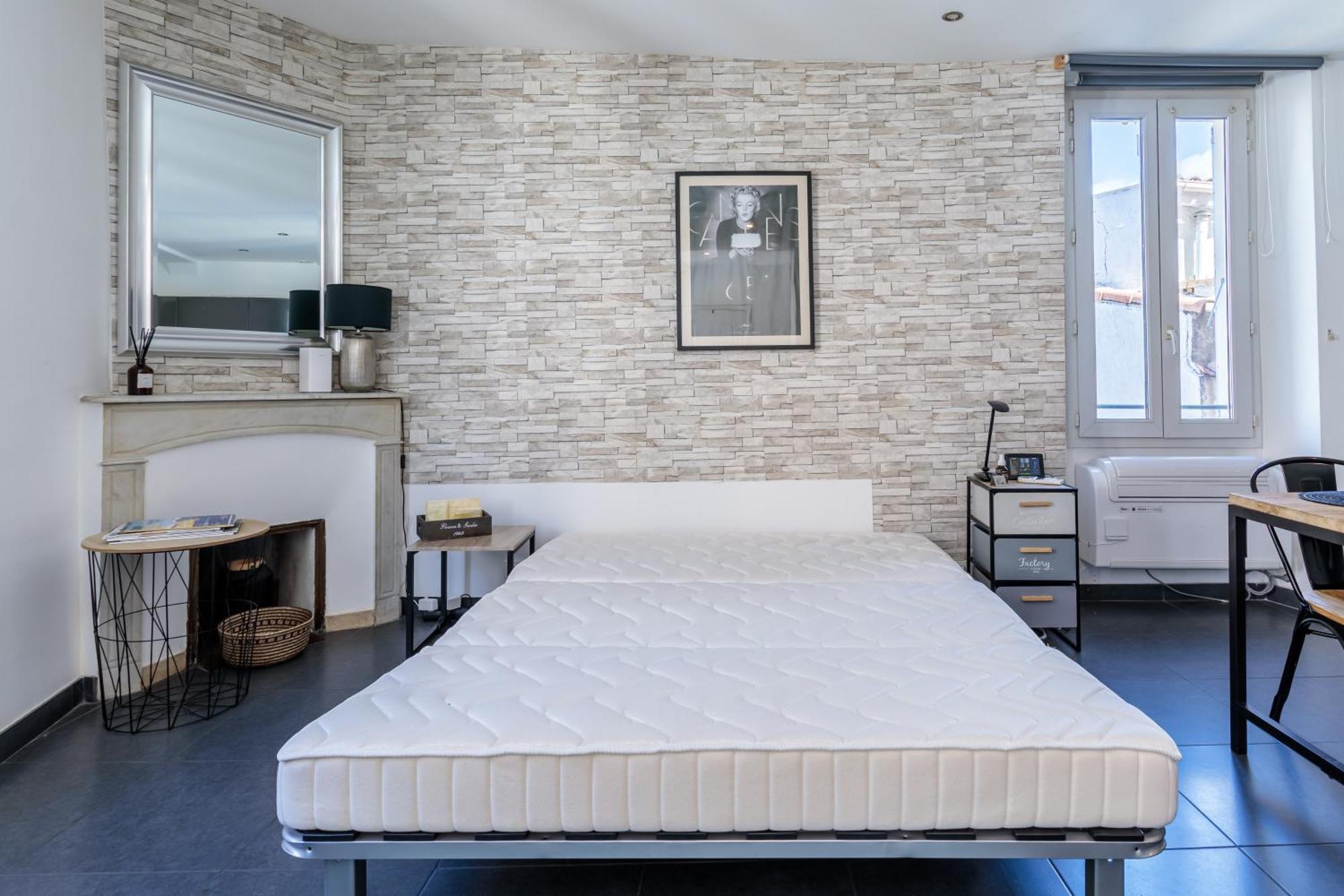 Les Suisses Zentral In Der Schoenen Altstadt Von Le Suquet 5 Min Zum Wlan Apartment Cannes