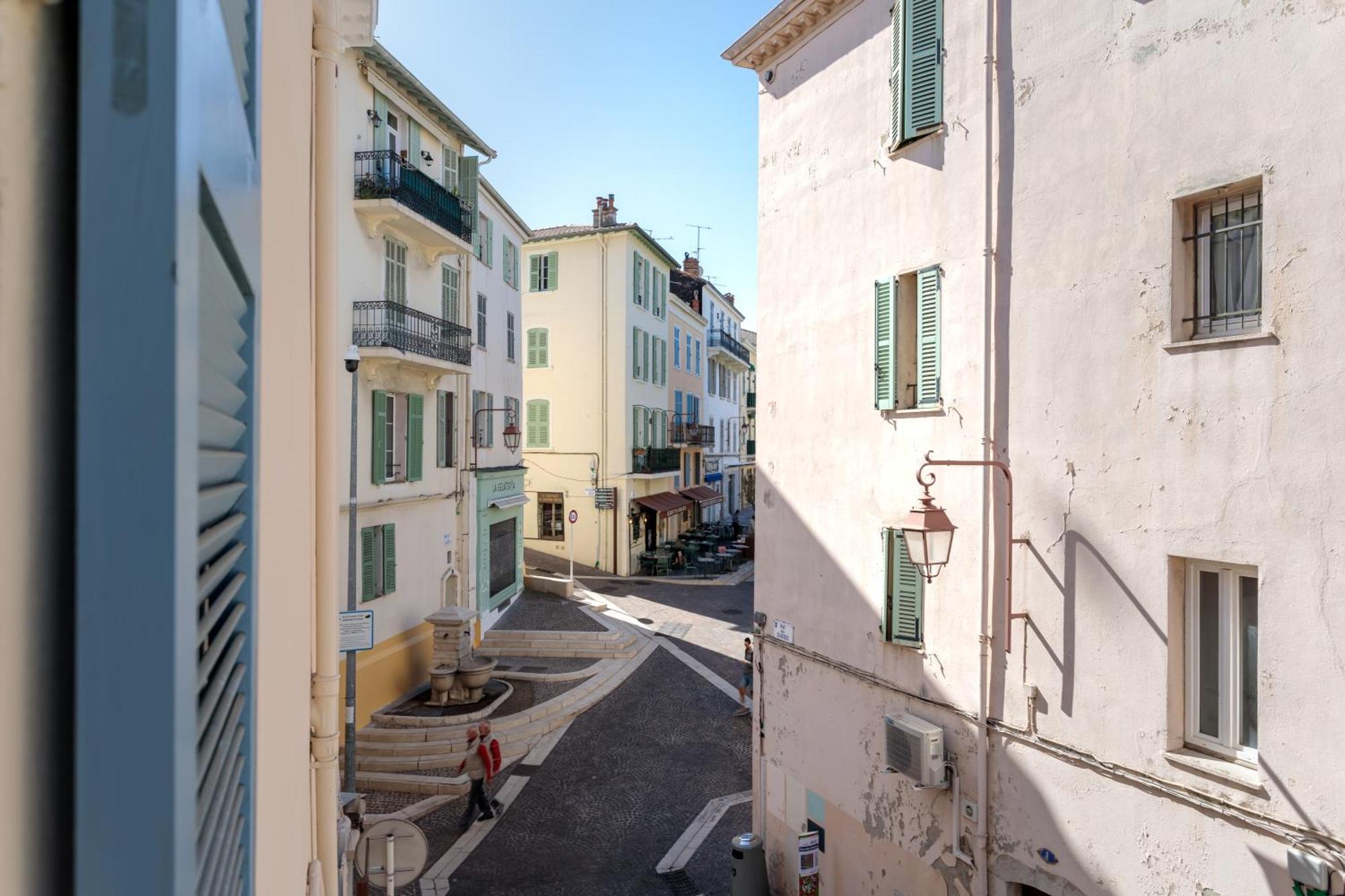 Les Suisses Zentral In Der Schoenen Altstadt Von Le Suquet 5 Min Zum Wlan Apartment Cannes