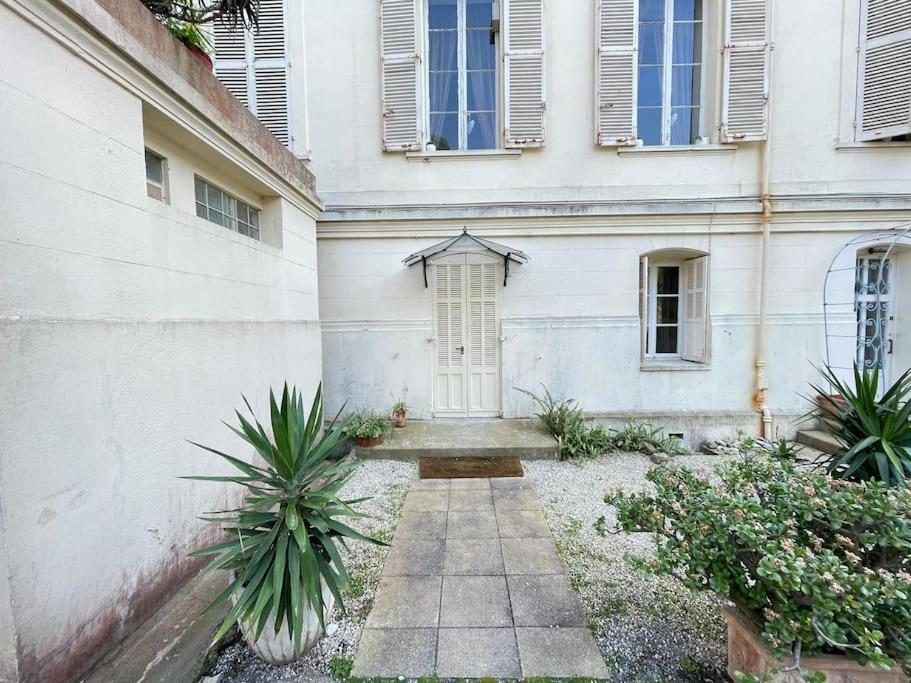 Le Petit Californie Bourgeois Apartment