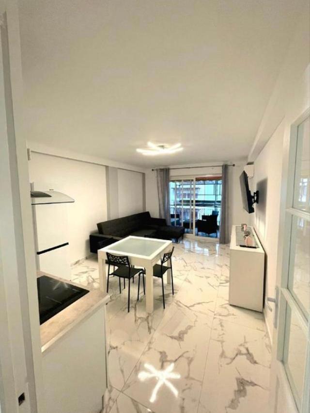 Apartment Evasion Cannoise *