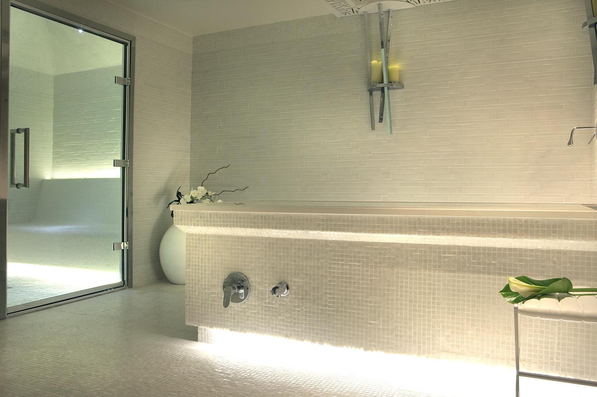 Hotel Five Seas By Inwood