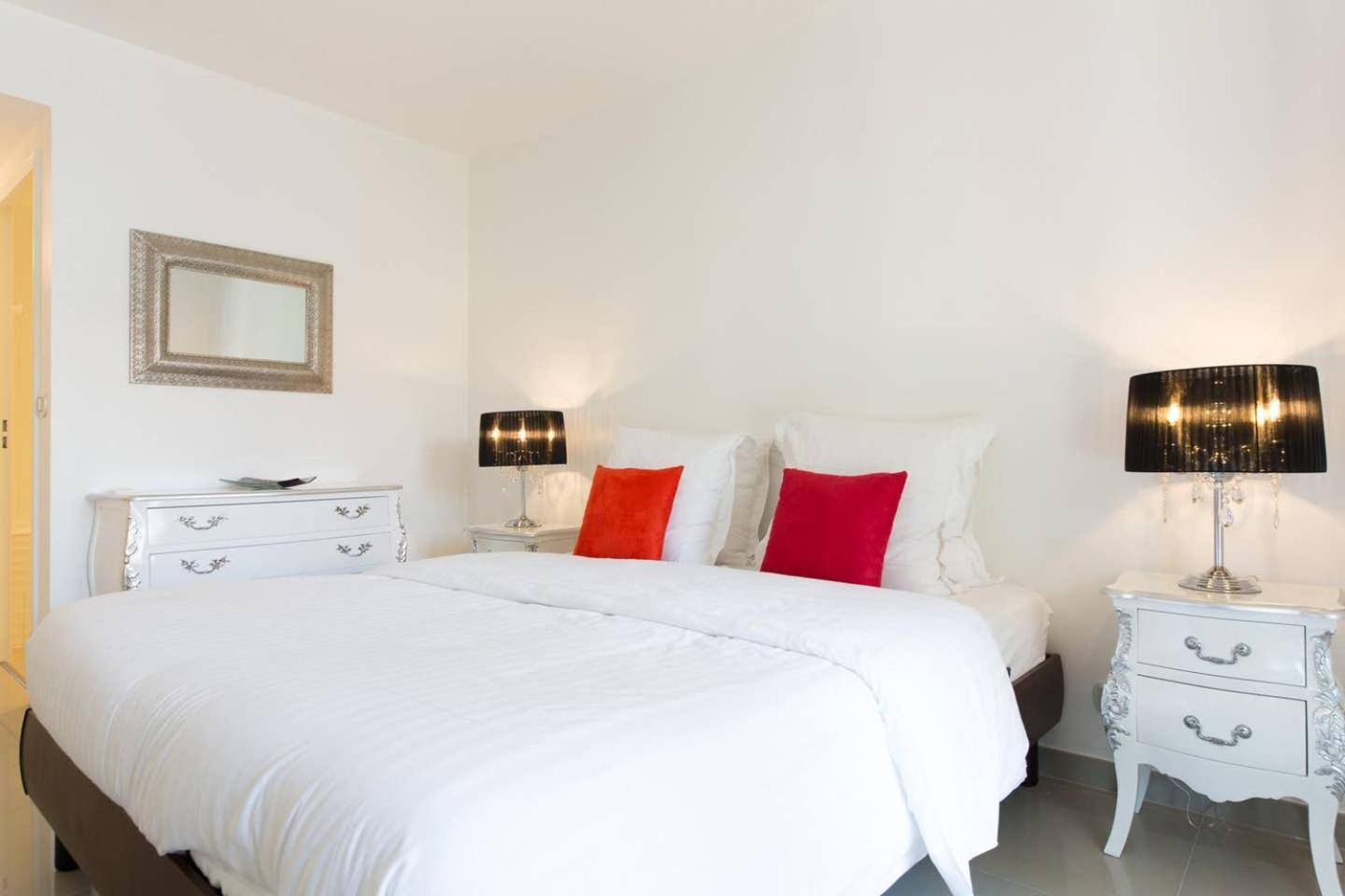 Apartment Martinez Area: Modern 3 Bedrooms W/ Terrace Cannes