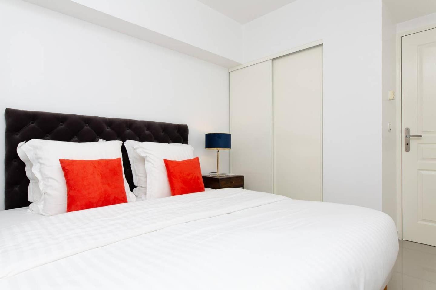 Martinez Area: Modern 3 Bedrooms W/ Terrace