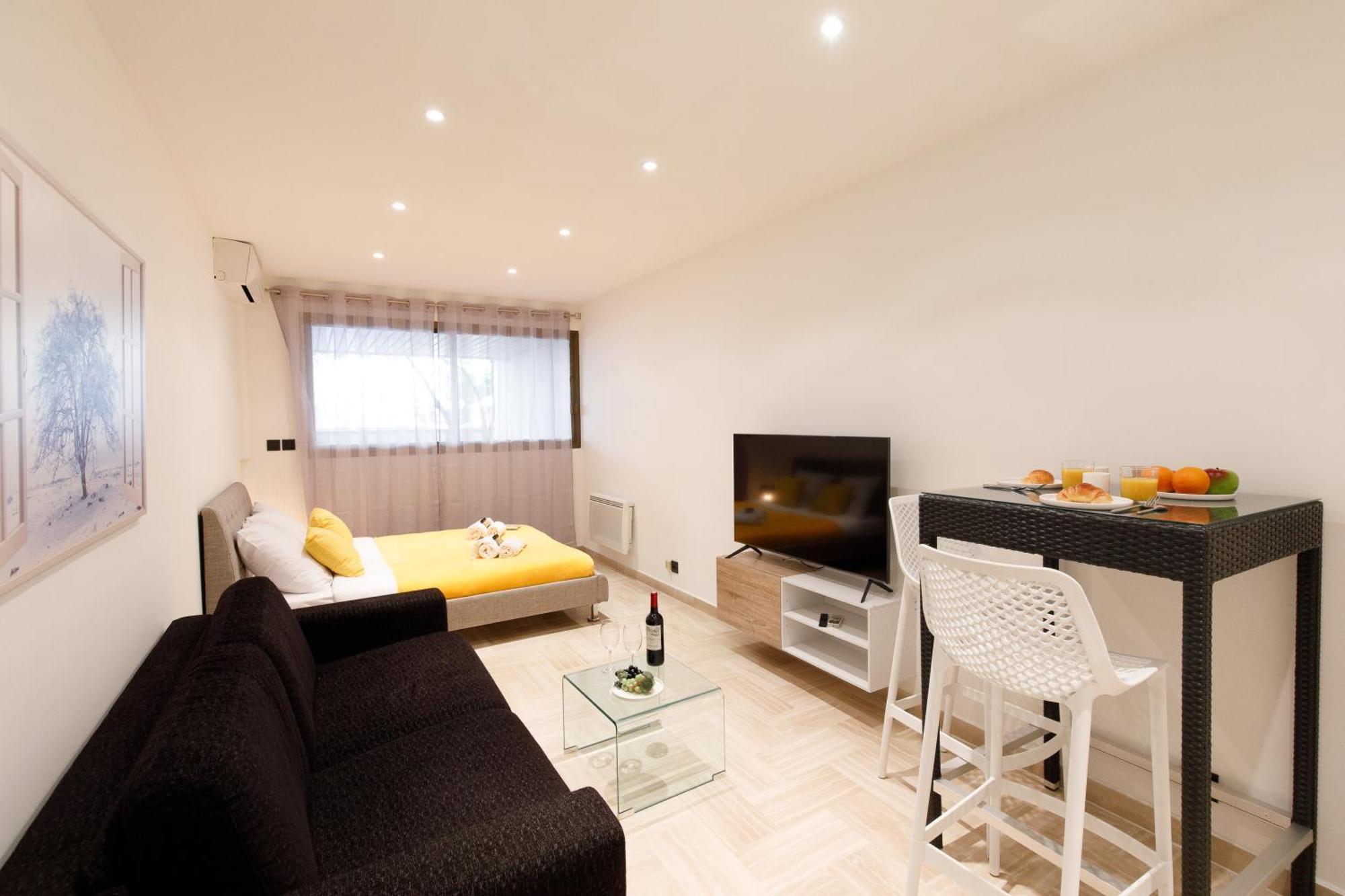 Apartment Gray D'albion 2c4 Yourhosthelper