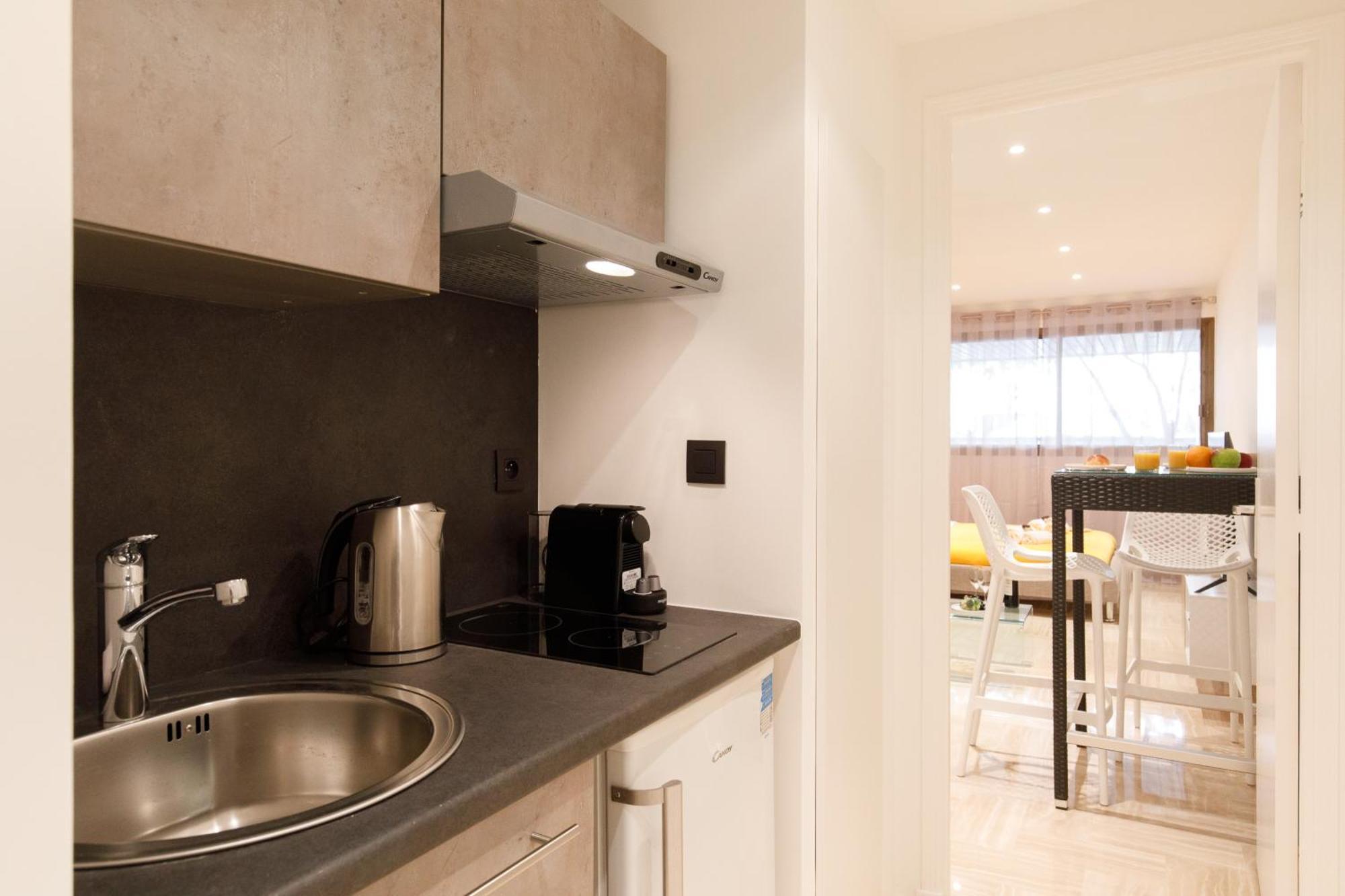 Apartment Gray D'albion 2c4 Yourhosthelper