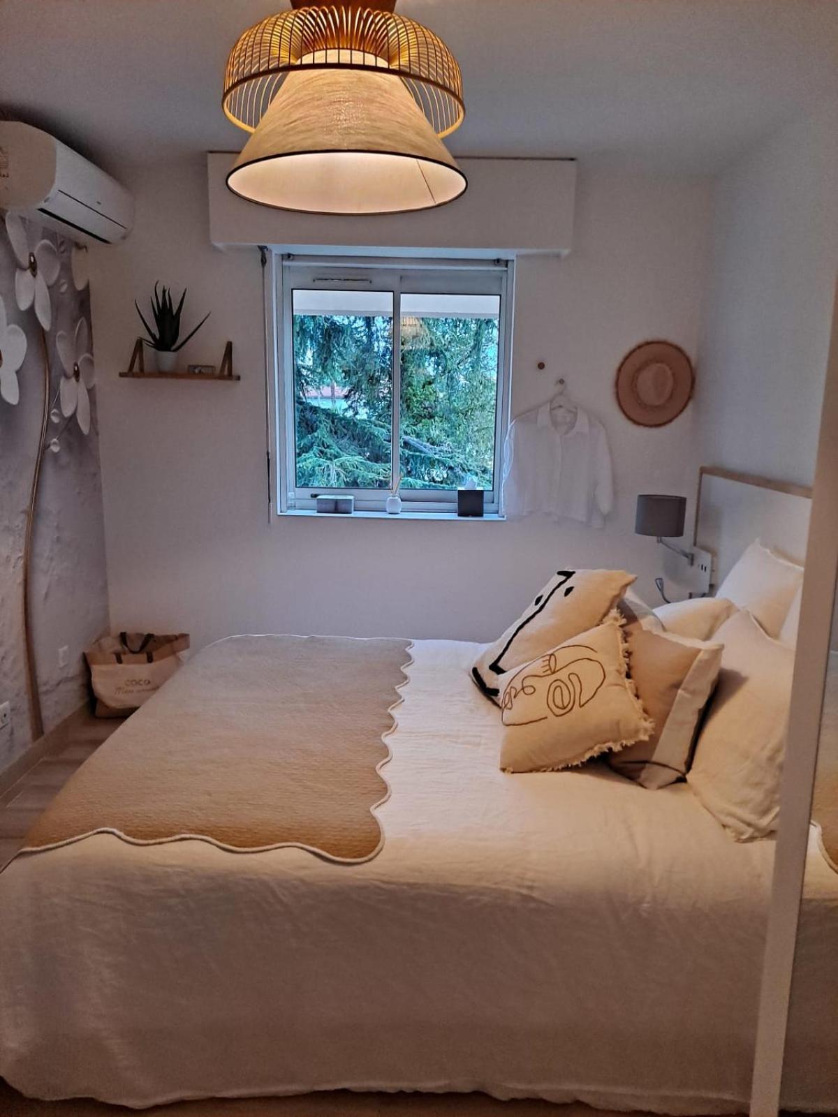 Holiday home Henri Camille Real Estate -beautiful One Bedroom Swimming Pool And Parking