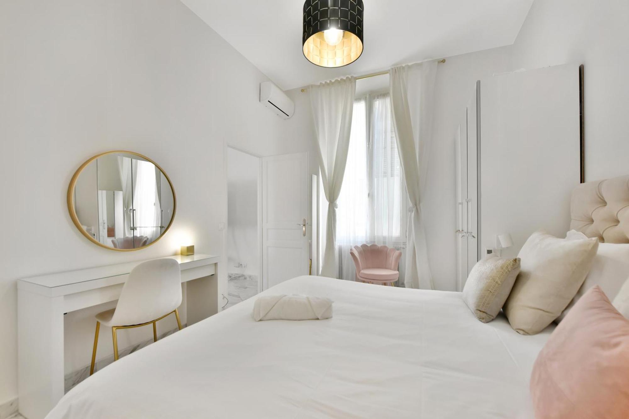Apartment Le Borniol, Splendid 3 Bedrooms Appt, Center Cannes