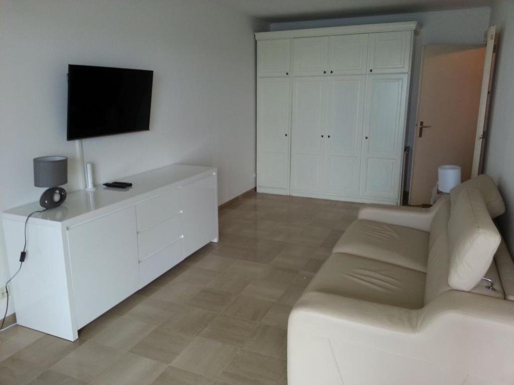 Apartment - Front De