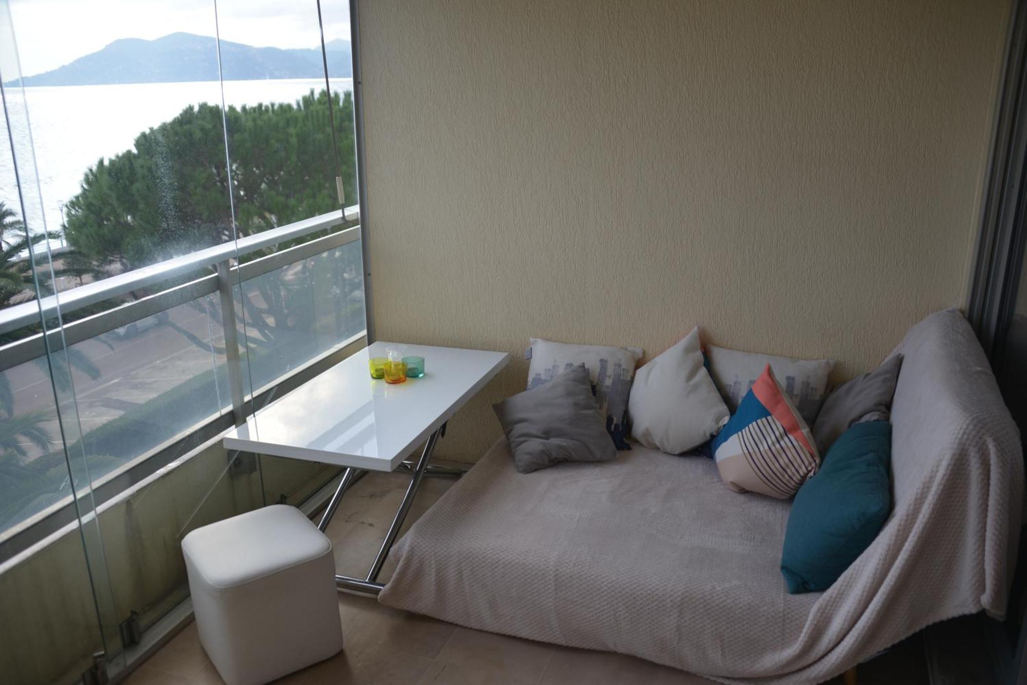 - Front De Cannes