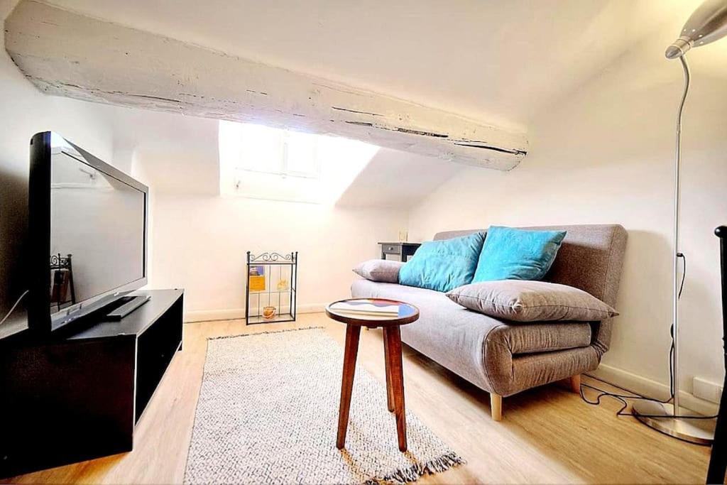 Apartment Palais Des Festivals Et Rue D'antibes Charme Mansardes Cannes