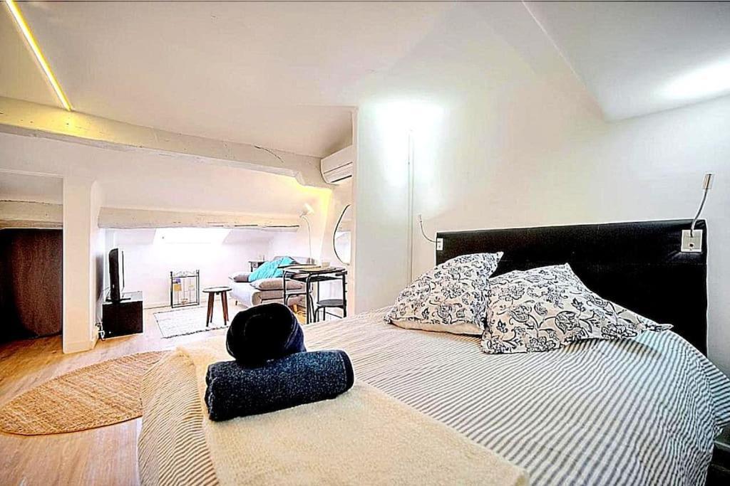 Palais Des Festivals Et Rue D'antibes Charme Mansardes Apartment *