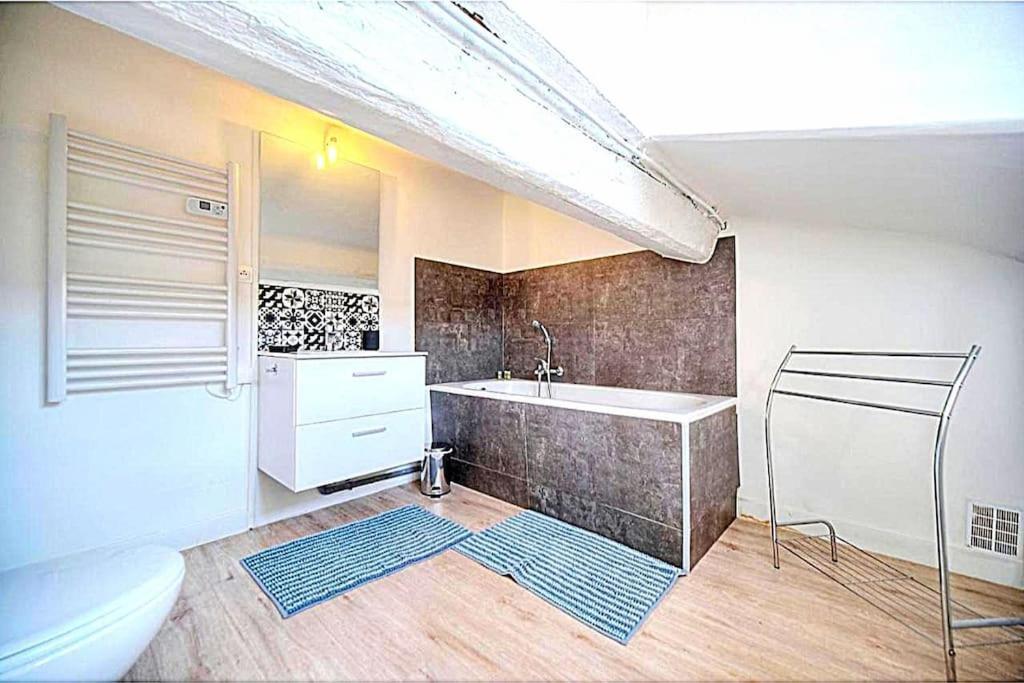 Palais Des Festivals Et Rue D'antibes Charme Mansardes Apartment