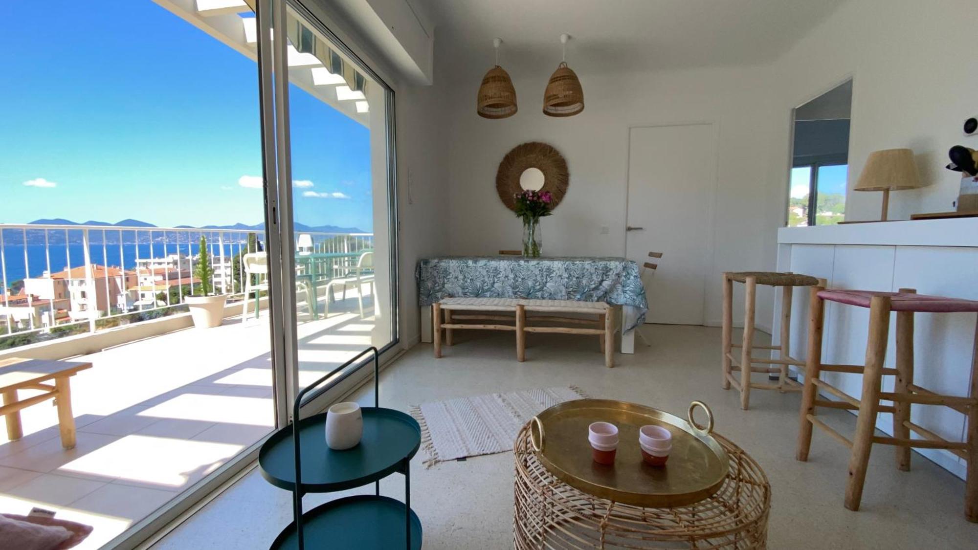 Vue A Couper Le Souffle - Nouveau Entierement Renove Apartment