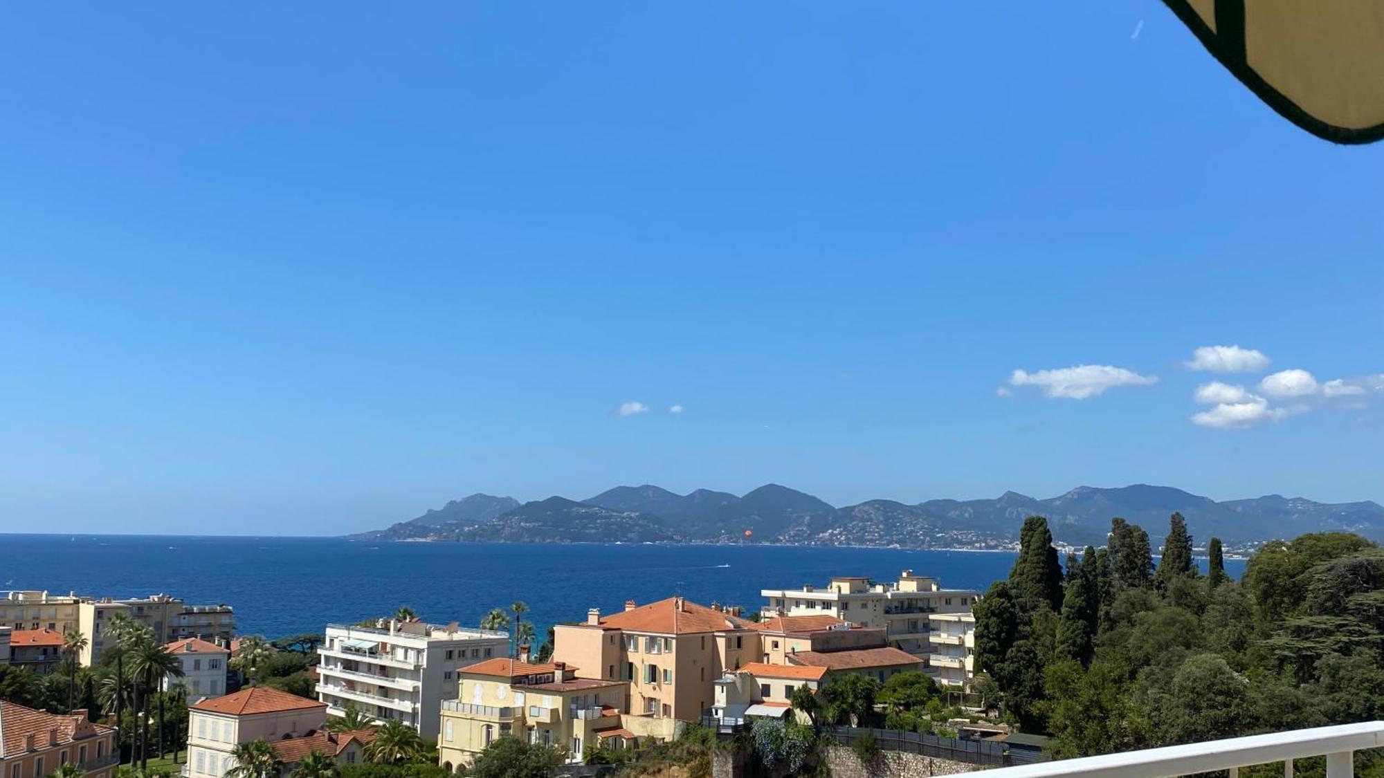 Apartment Vue A Couper Le Souffle - Nouveau Entierement Renove *