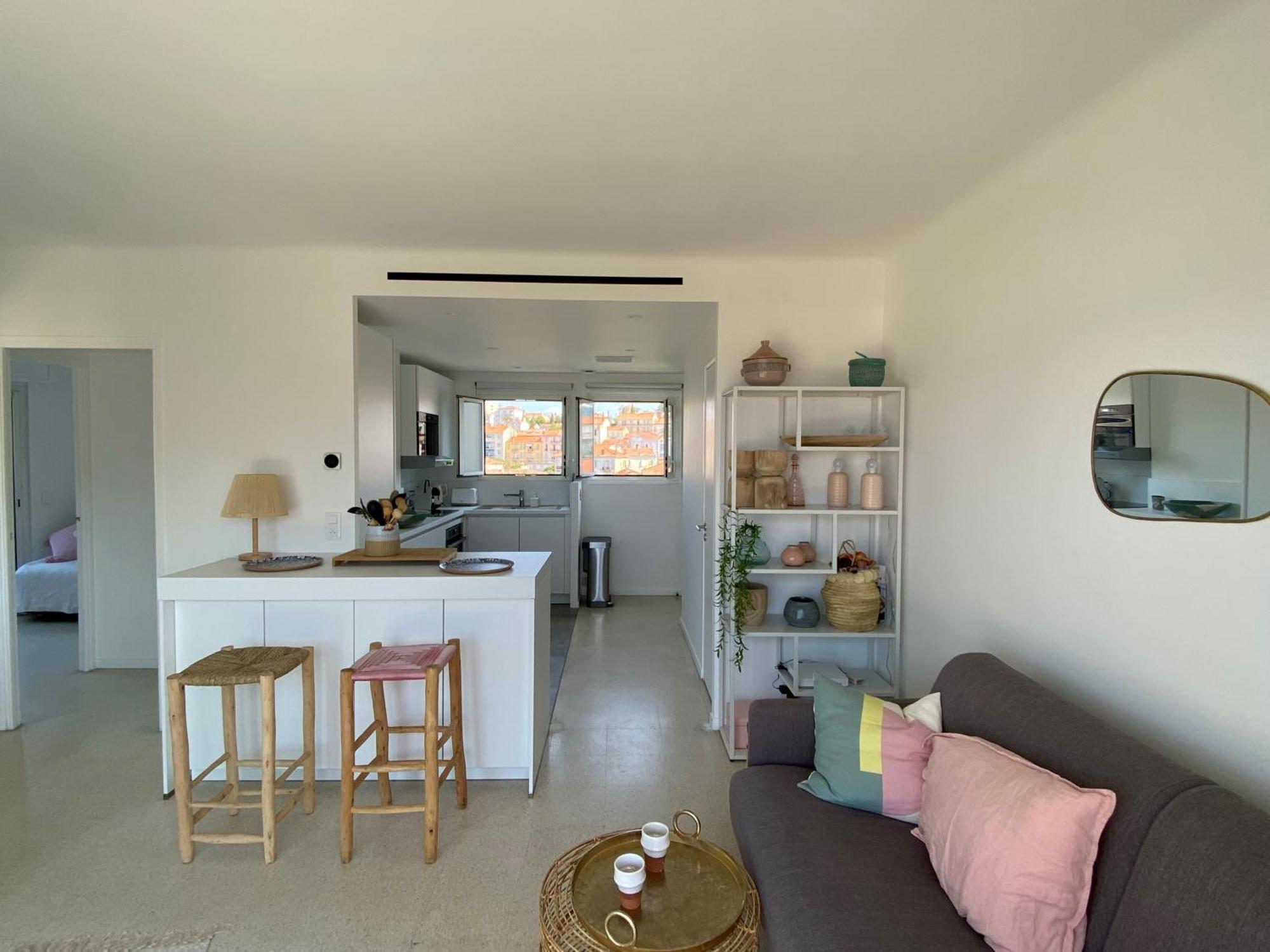 Vue A Couper Le Souffle - Nouveau Entierement Renove Apartment