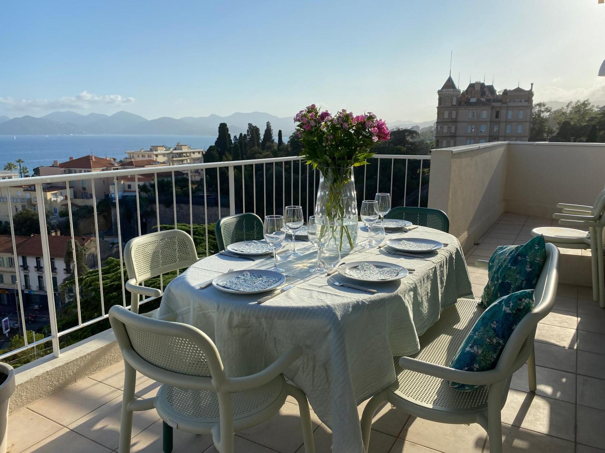Apartment Vue A Couper Le Souffle - Nouveau Entierement Renove